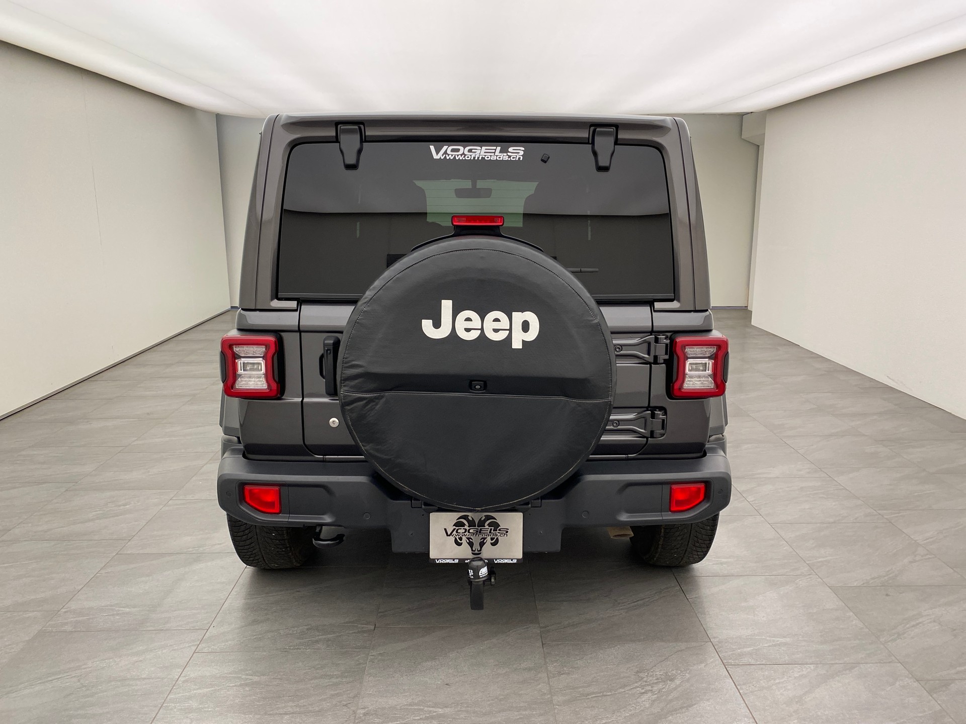 JEEP Wrangler 2.0 Sahara Unlimited-image-4