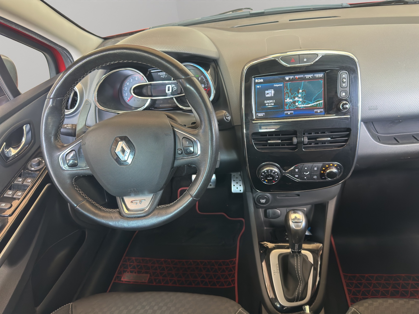 RENAULT Clio Grandtour 1.2 16V T GT EDC-image-8