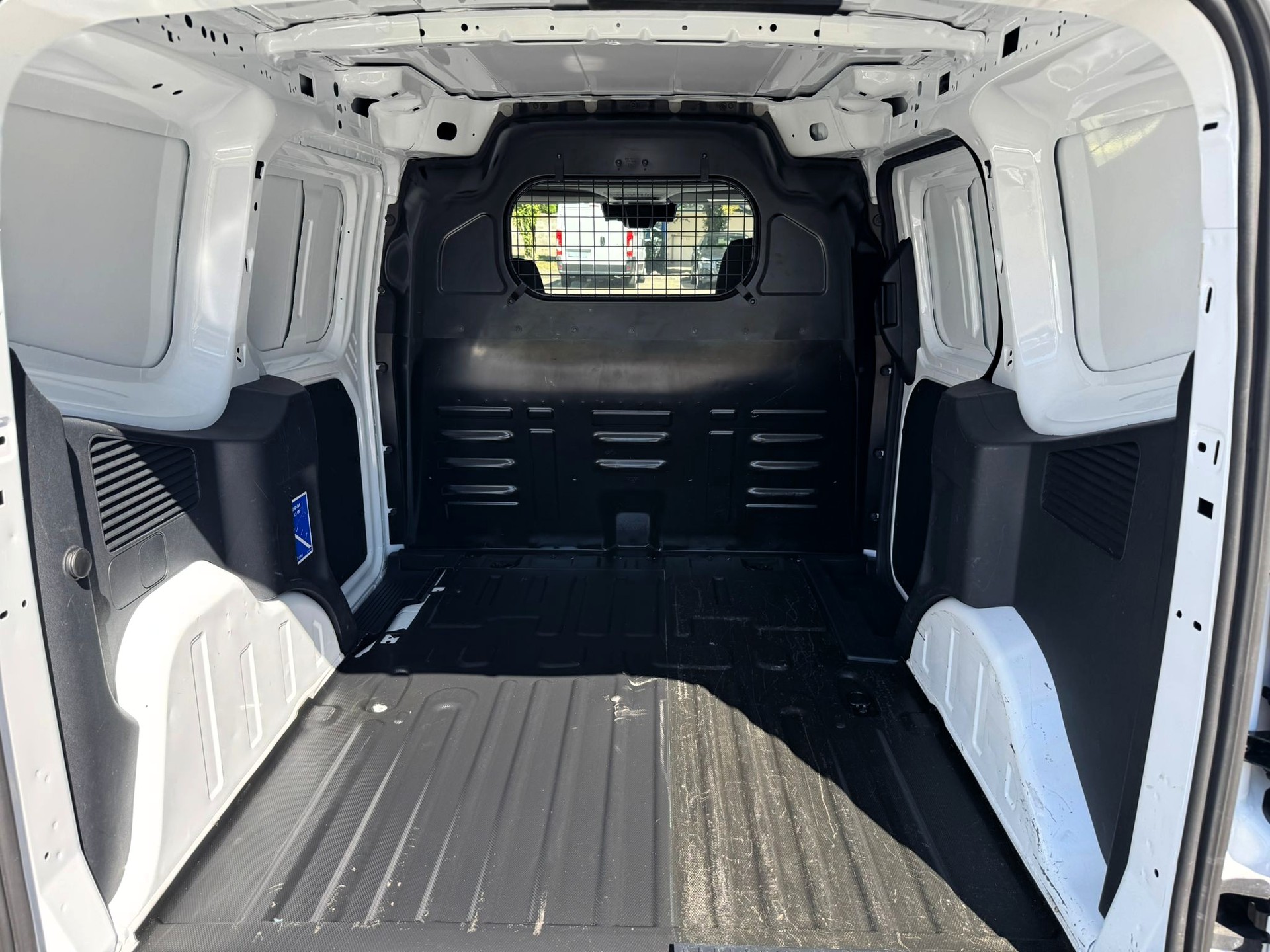 FORD Transit Courier 1.5 Activ-image-17