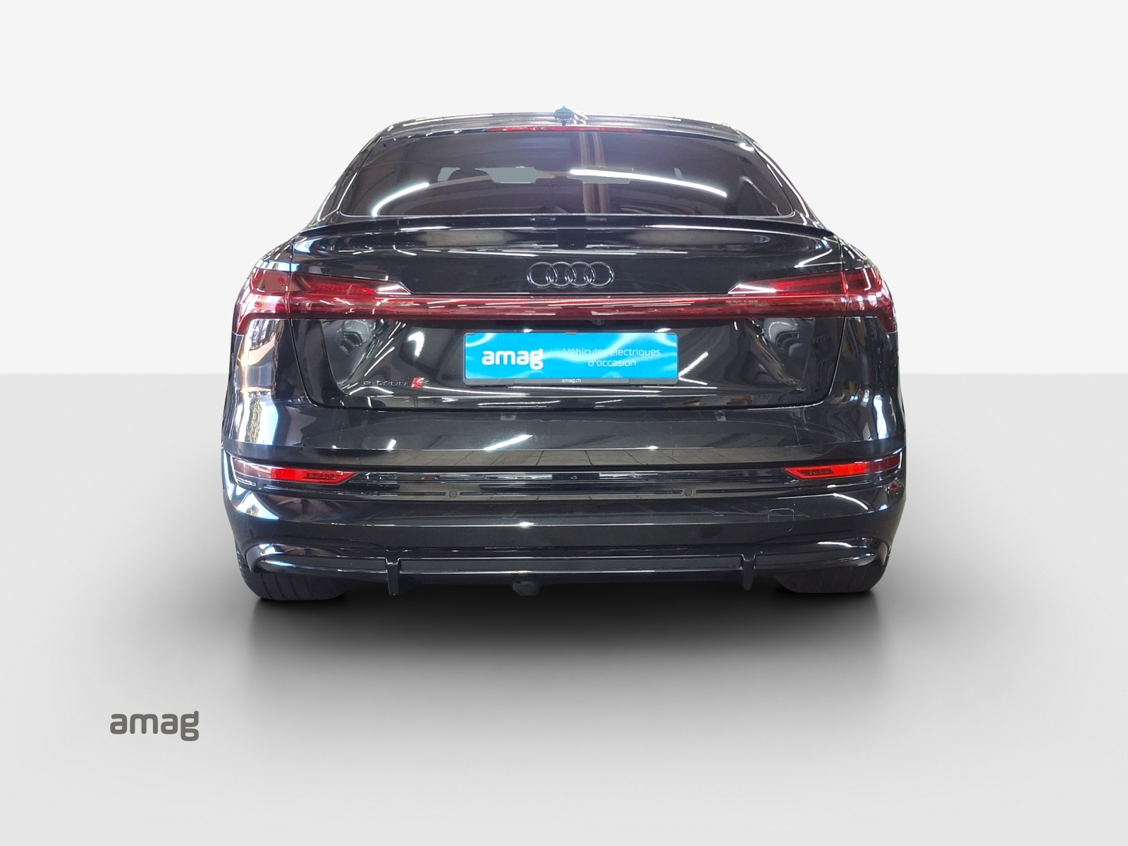 AUDI e-tron S Sportback quattro-image-4