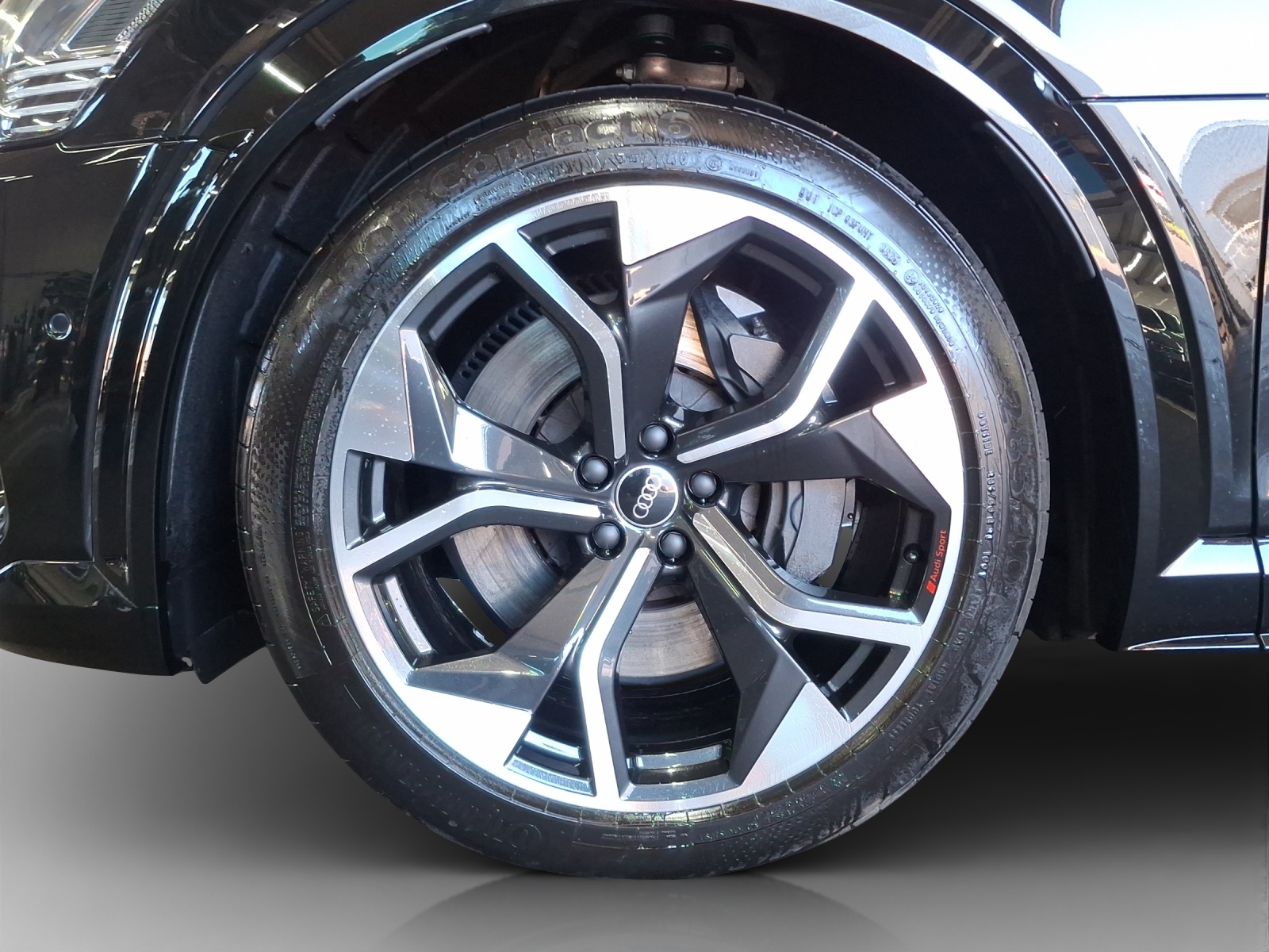 AUDI e-tron S Sportback quattro-image-14