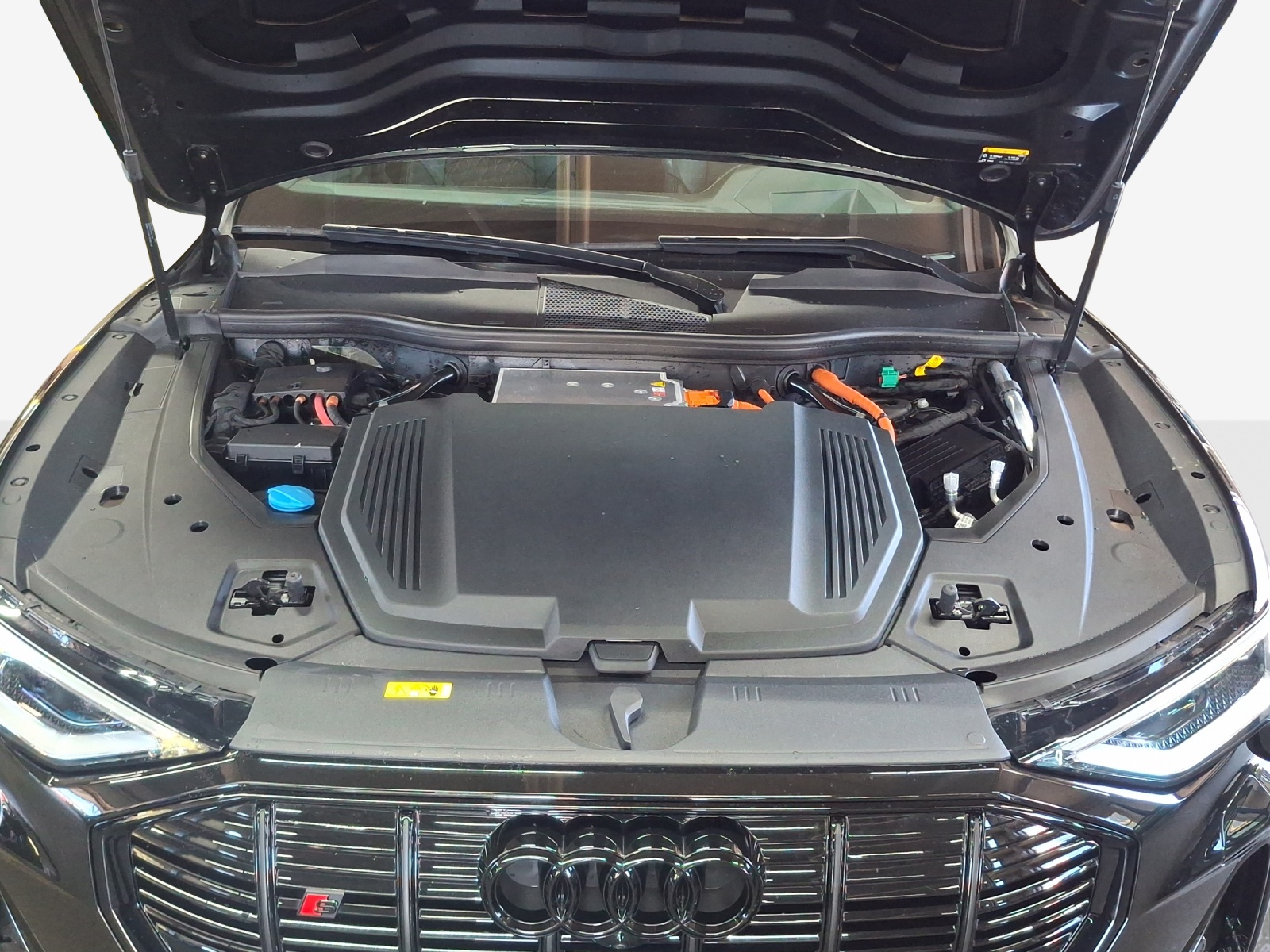 AUDI e-tron S Sportback quattro-image-16