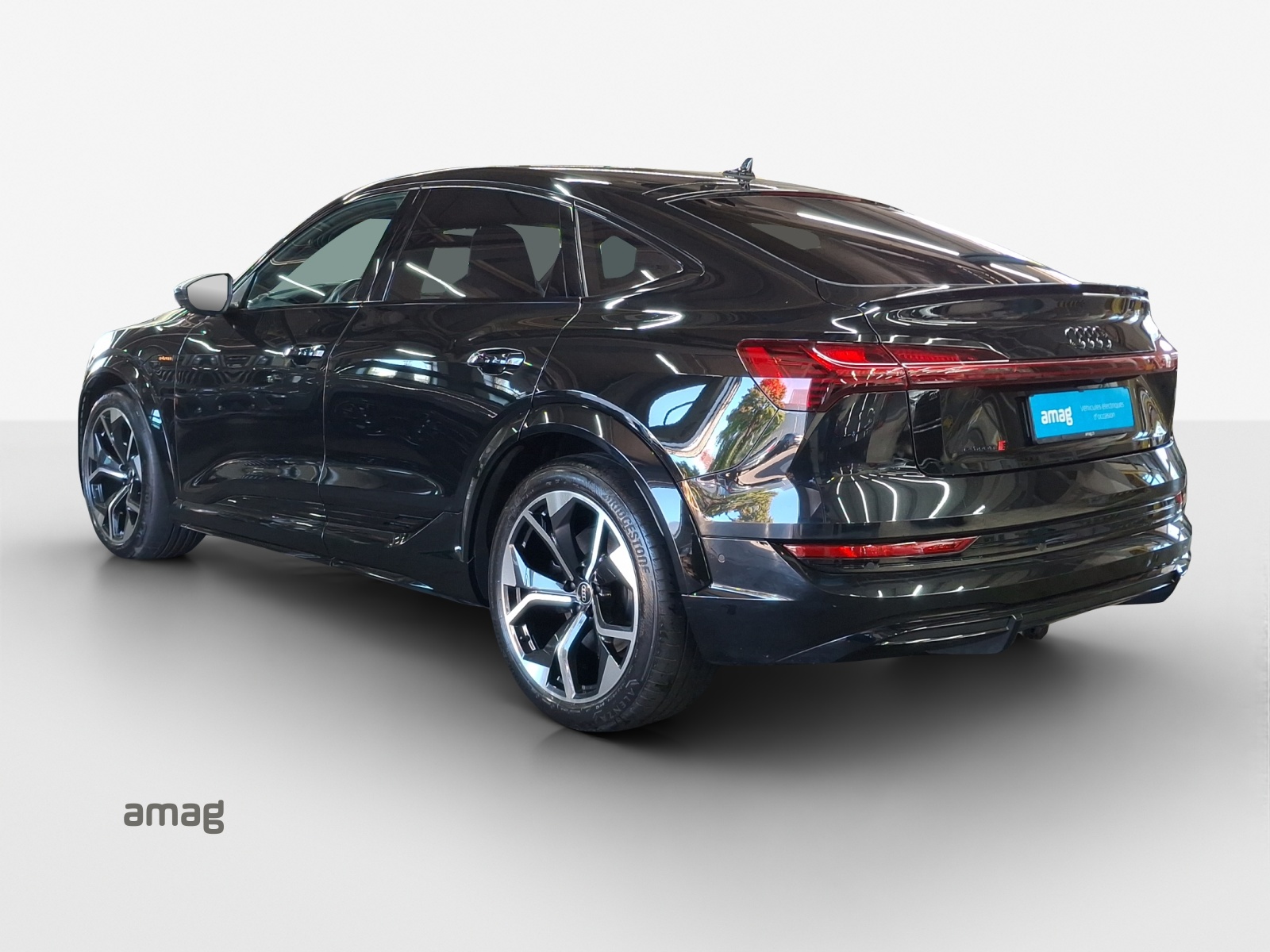 AUDI e-tron S Sportback quattro-image-3