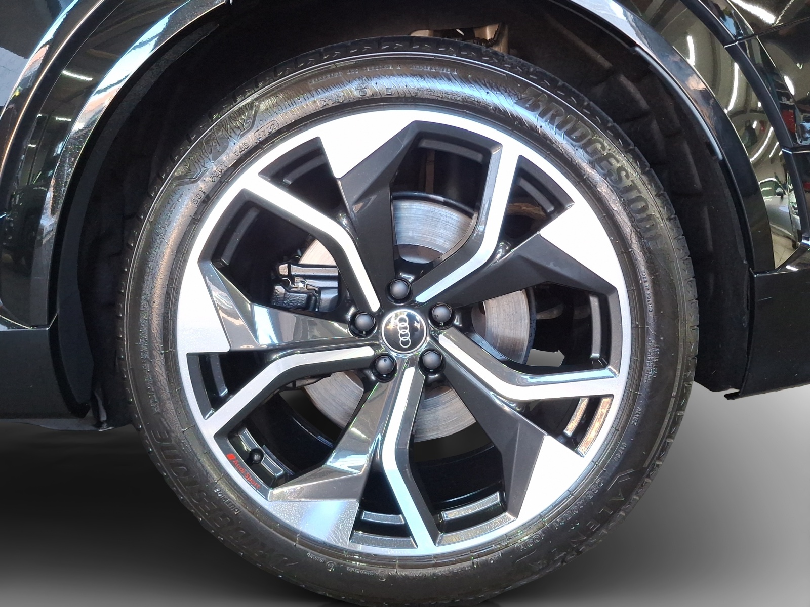 AUDI e-tron S Sportback quattro-image-14