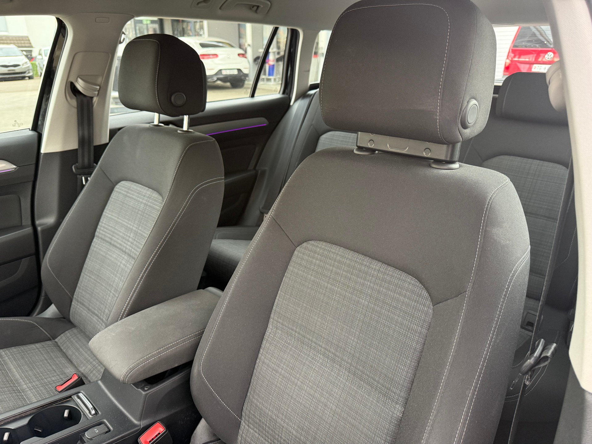 VW Passat 2.0 TDI BMT Business 4Motion DSG-image-11