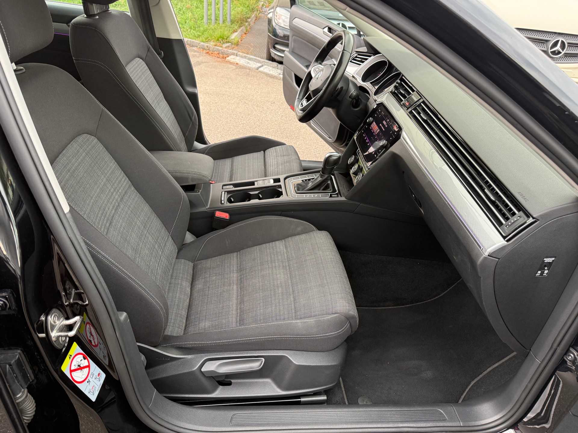 VW Passat 2.0 TDI BMT Business 4Motion DSG-image-9