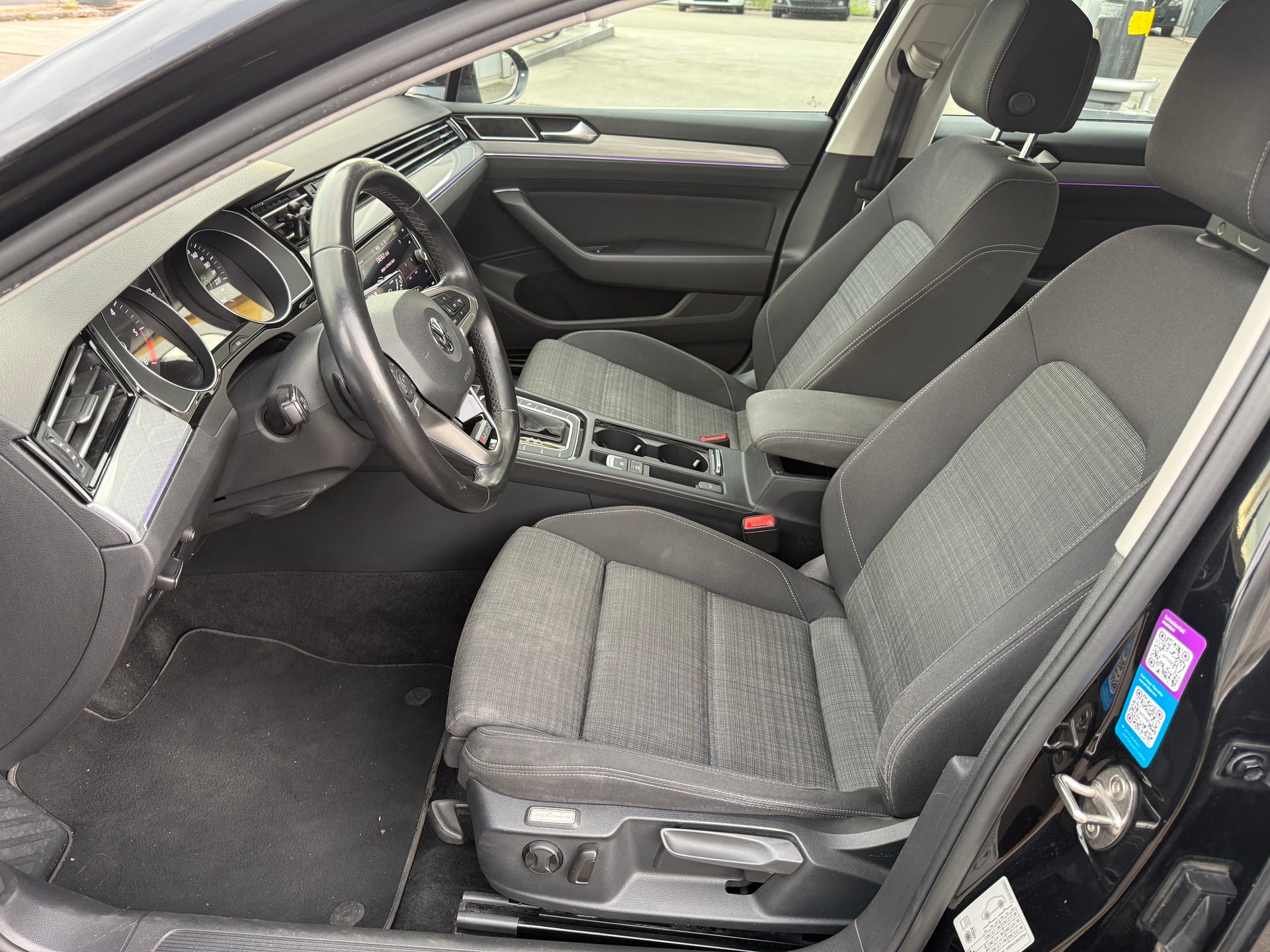 VW Passat 2.0 TDI BMT Business 4Motion DSG-image-8