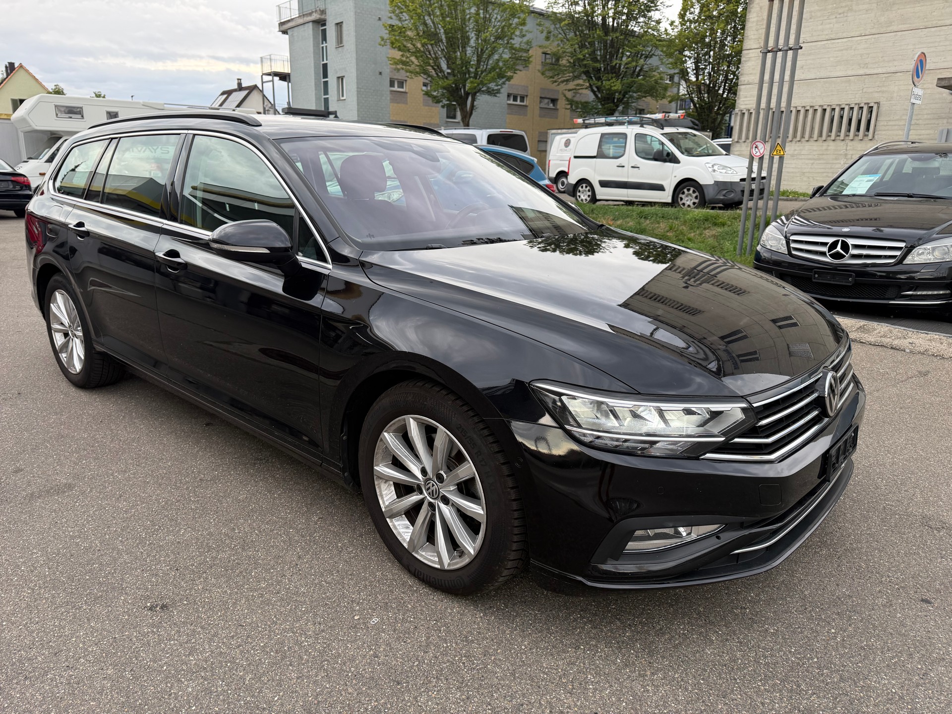 VW Passat 2.0 TDI BMT Business 4Motion DSG-image-2