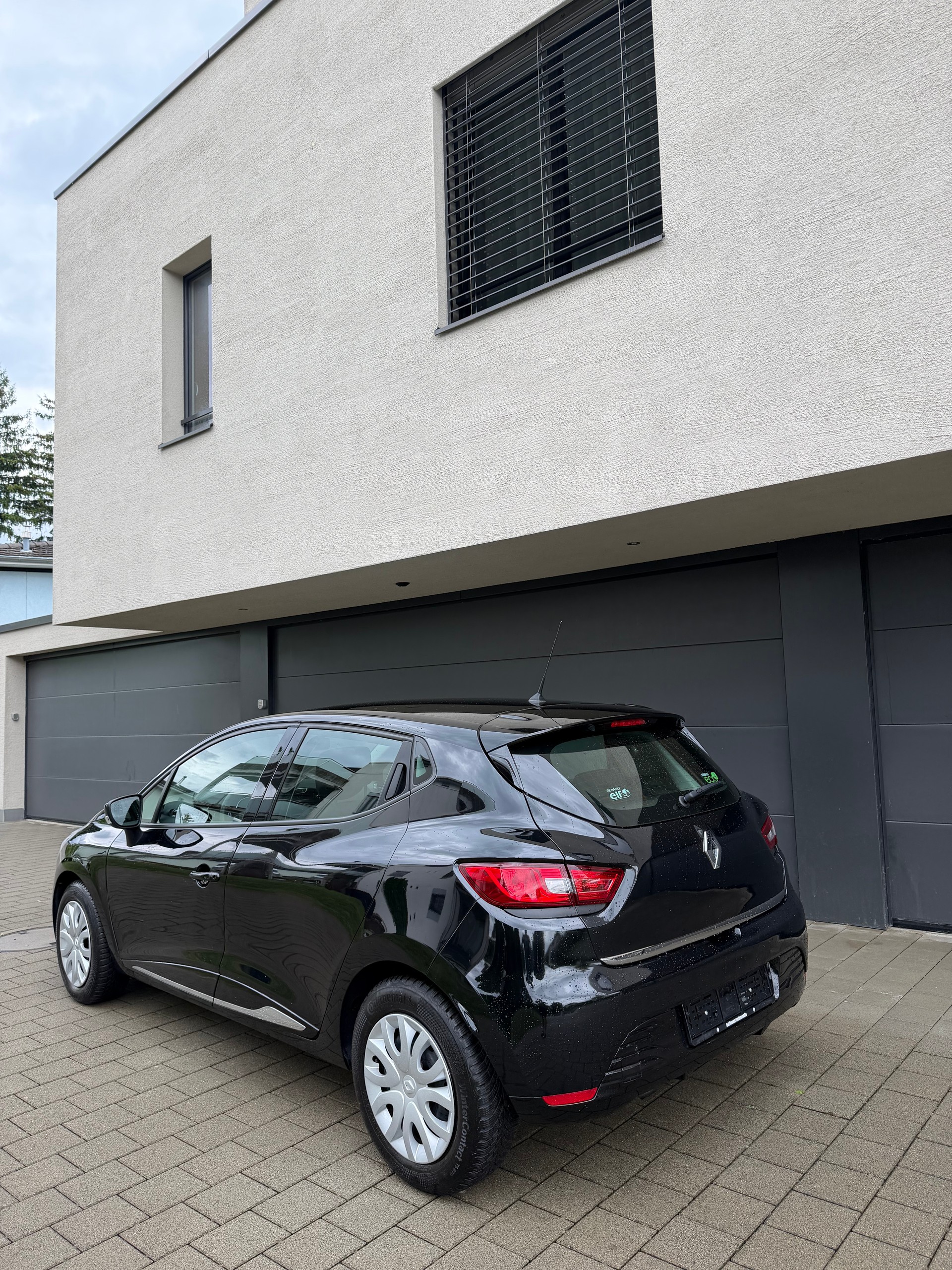 RENAULT 0.9 TCe Swiss Edition S/S-image-1