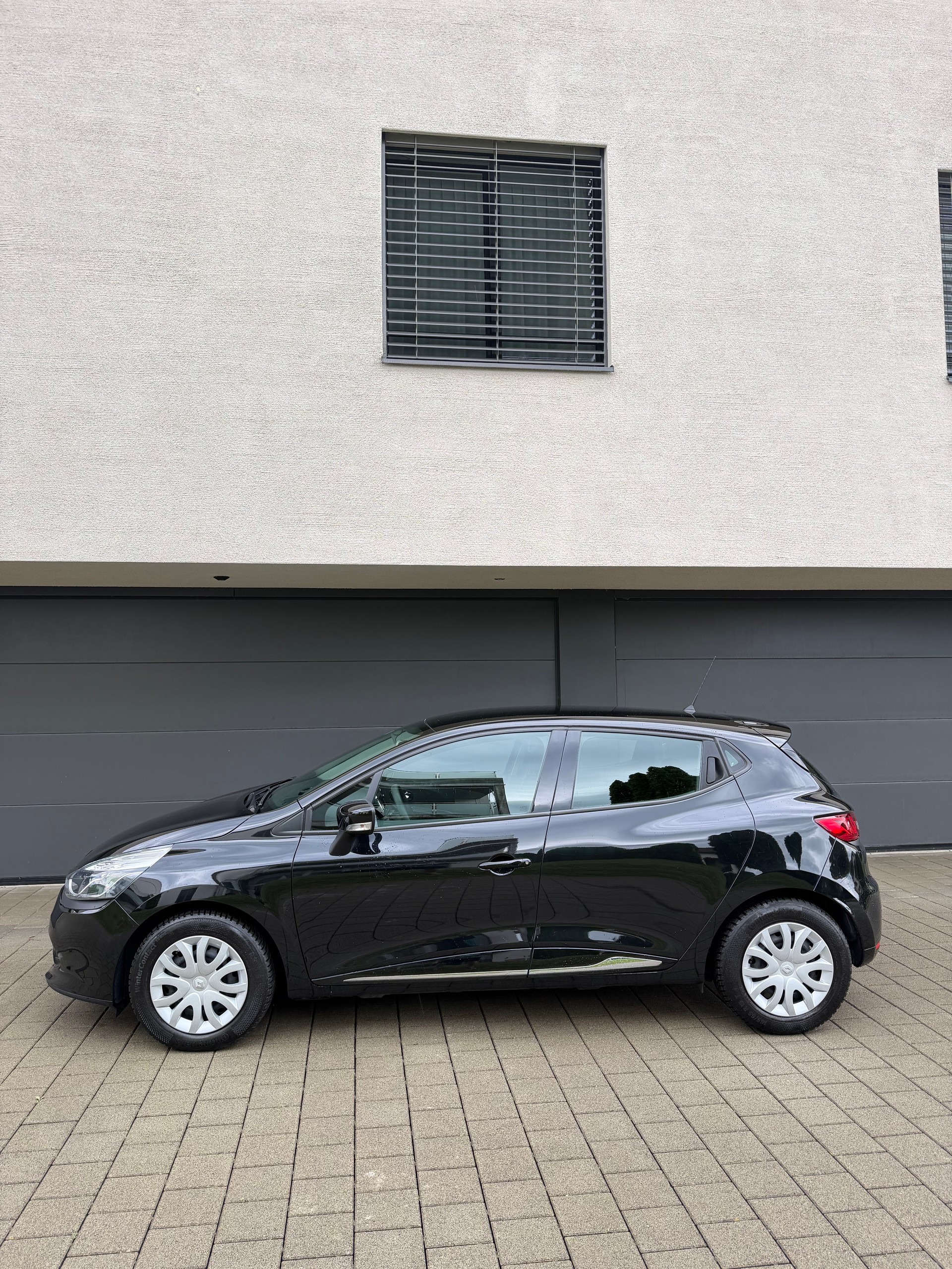RENAULT 0.9 TCe Swiss Edition S/S-image-0