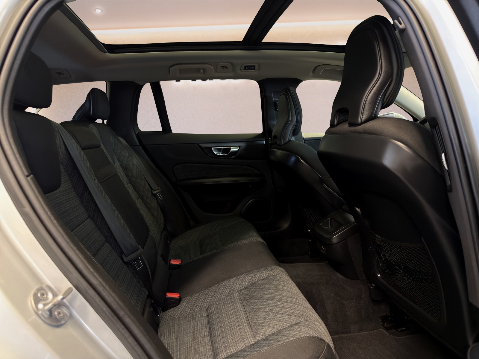 VOLVO V60 Cross Country B4 Diesel Mild Hybrid AWD Geartronic-image-13