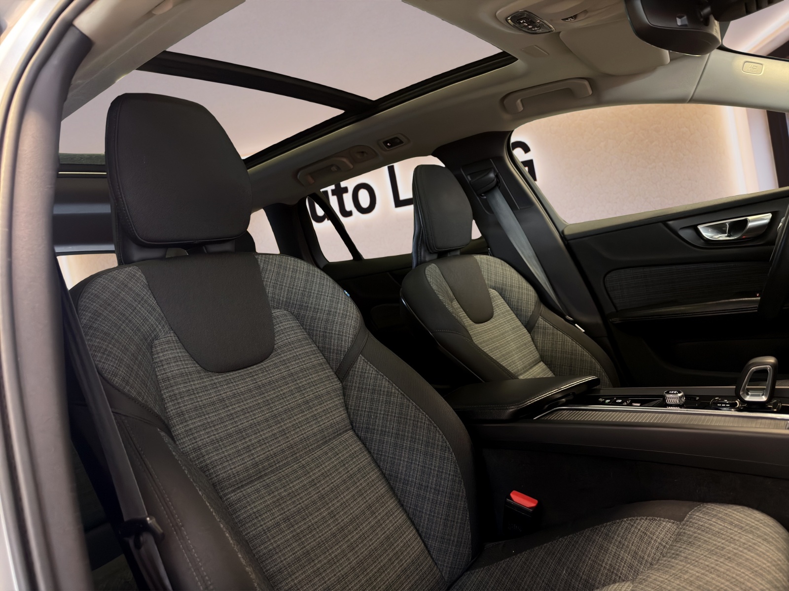 VOLVO V60 Cross Country B4 Diesel Mild Hybrid AWD Geartronic-image-12