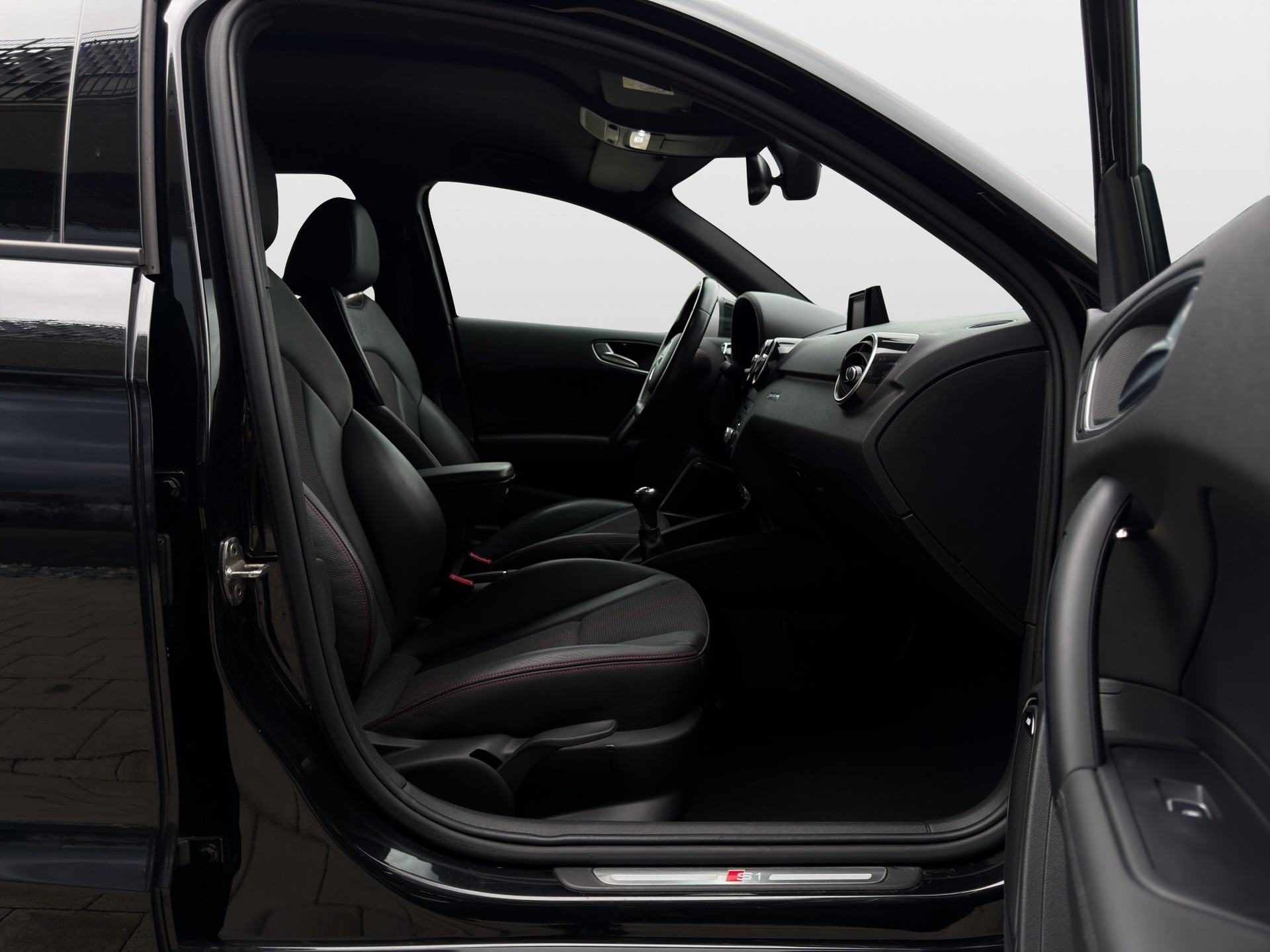 AUDI S1 Sportback 2.0 TFSI Sport quattro*Hagelschaden*statt 14'900.- jetzt nur 9'800.- *-image-8