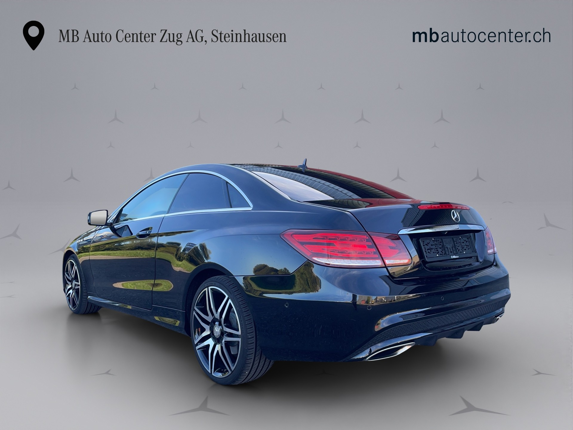 MERCEDES-BENZ E 350 4Matic Coupé AMG Line-showroom-element-3