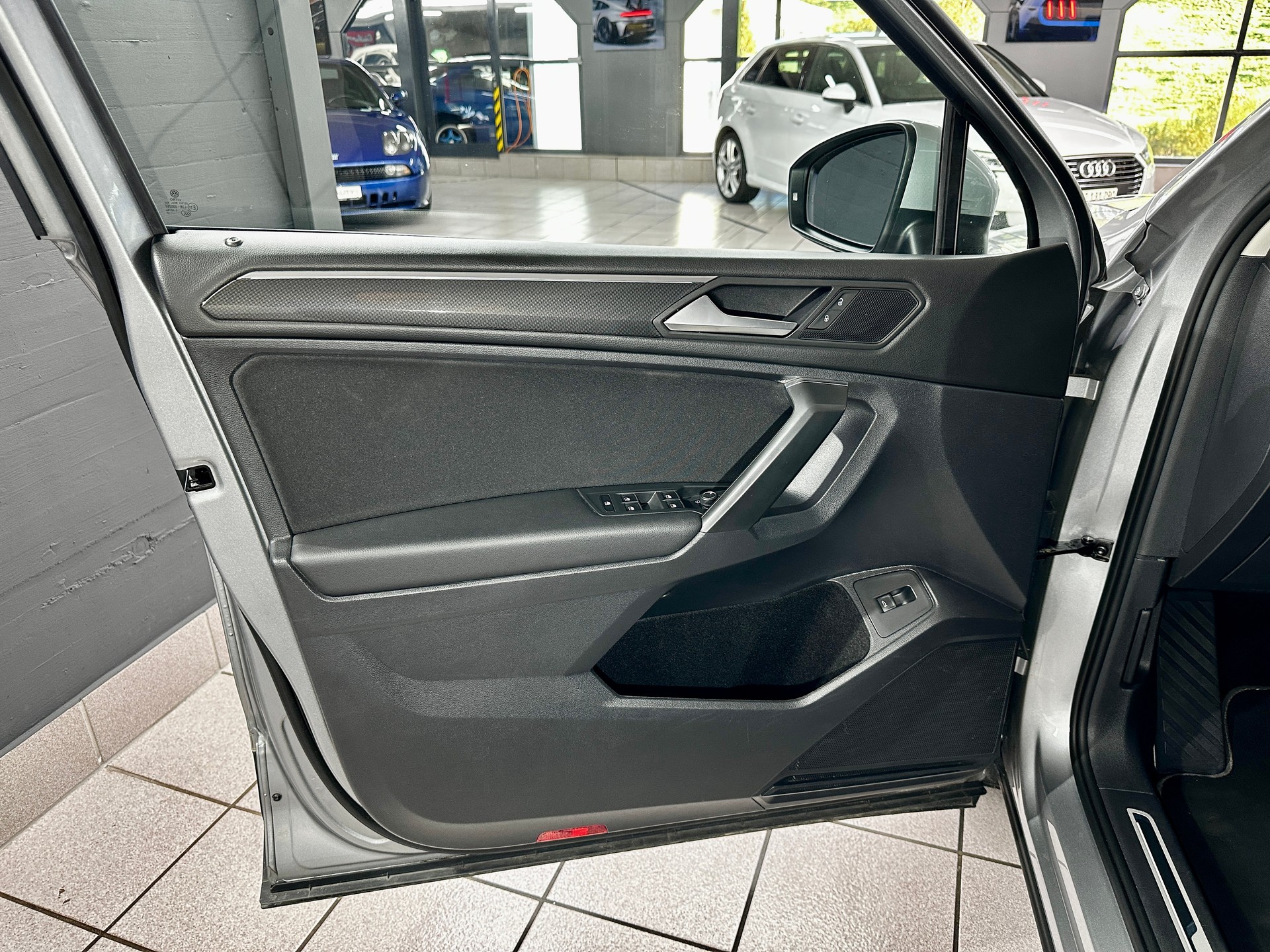 VW Tiguan Allspace 2.0TSI Highline 4Motion DSG-image-14