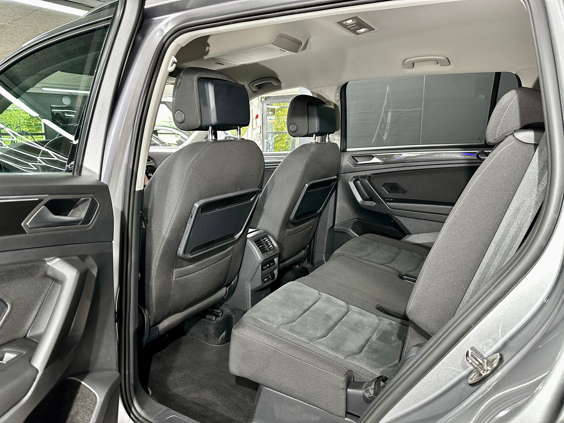 VW Tiguan Allspace 2.0TSI Highline 4Motion DSG-image-26