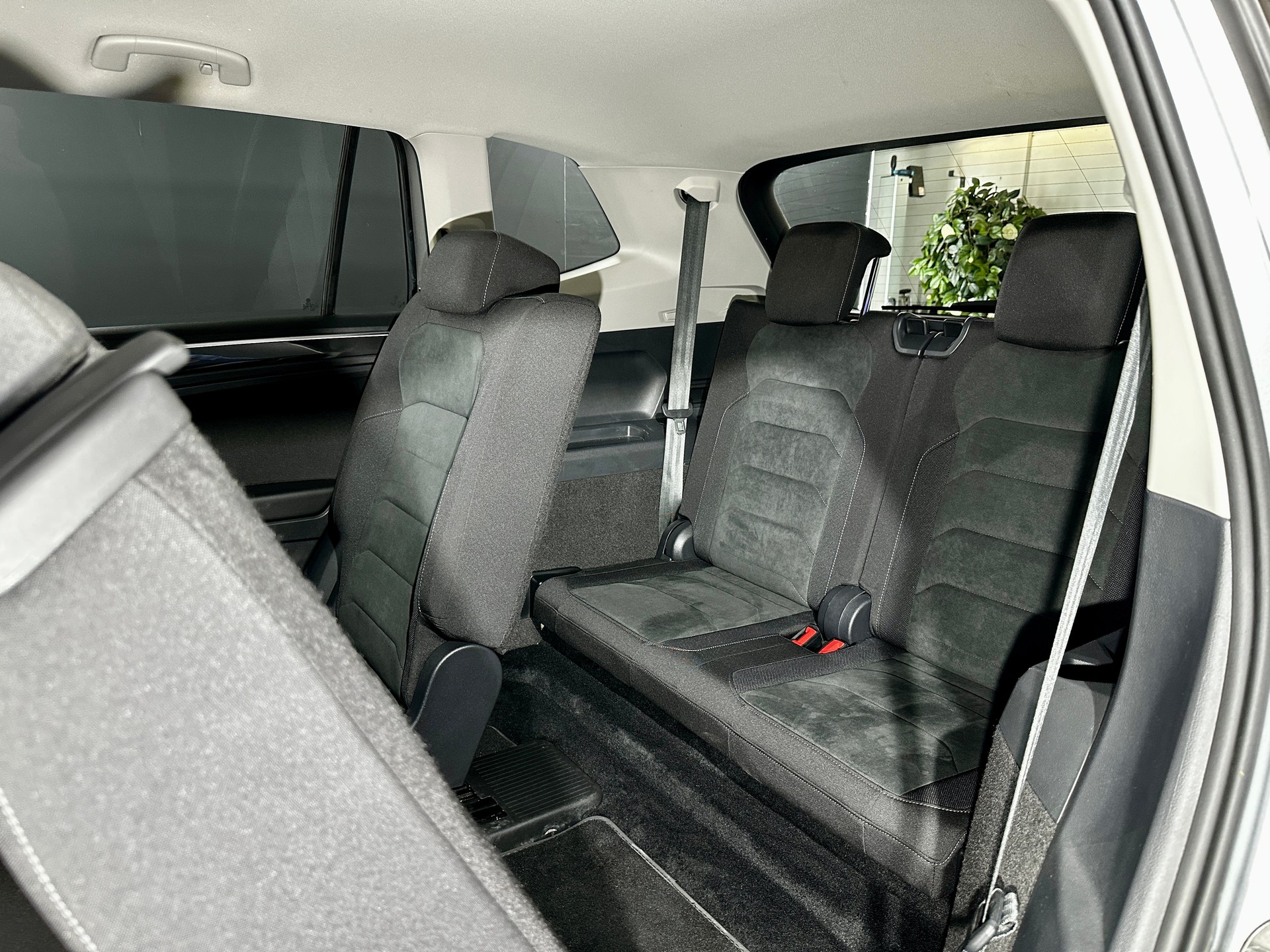 VW Tiguan Allspace 2.0TSI Highline 4Motion DSG-image-29