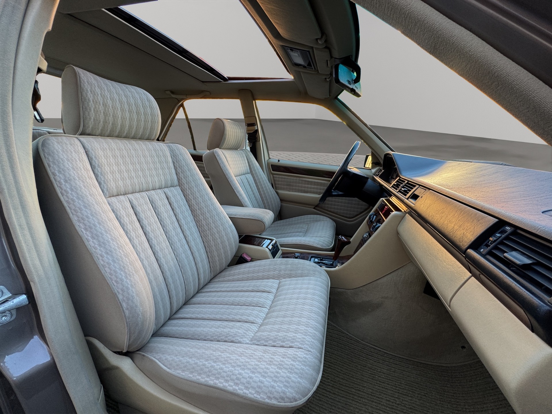 MERCEDES-BENZ 230 E *Sehr guter Zustand*-image-11