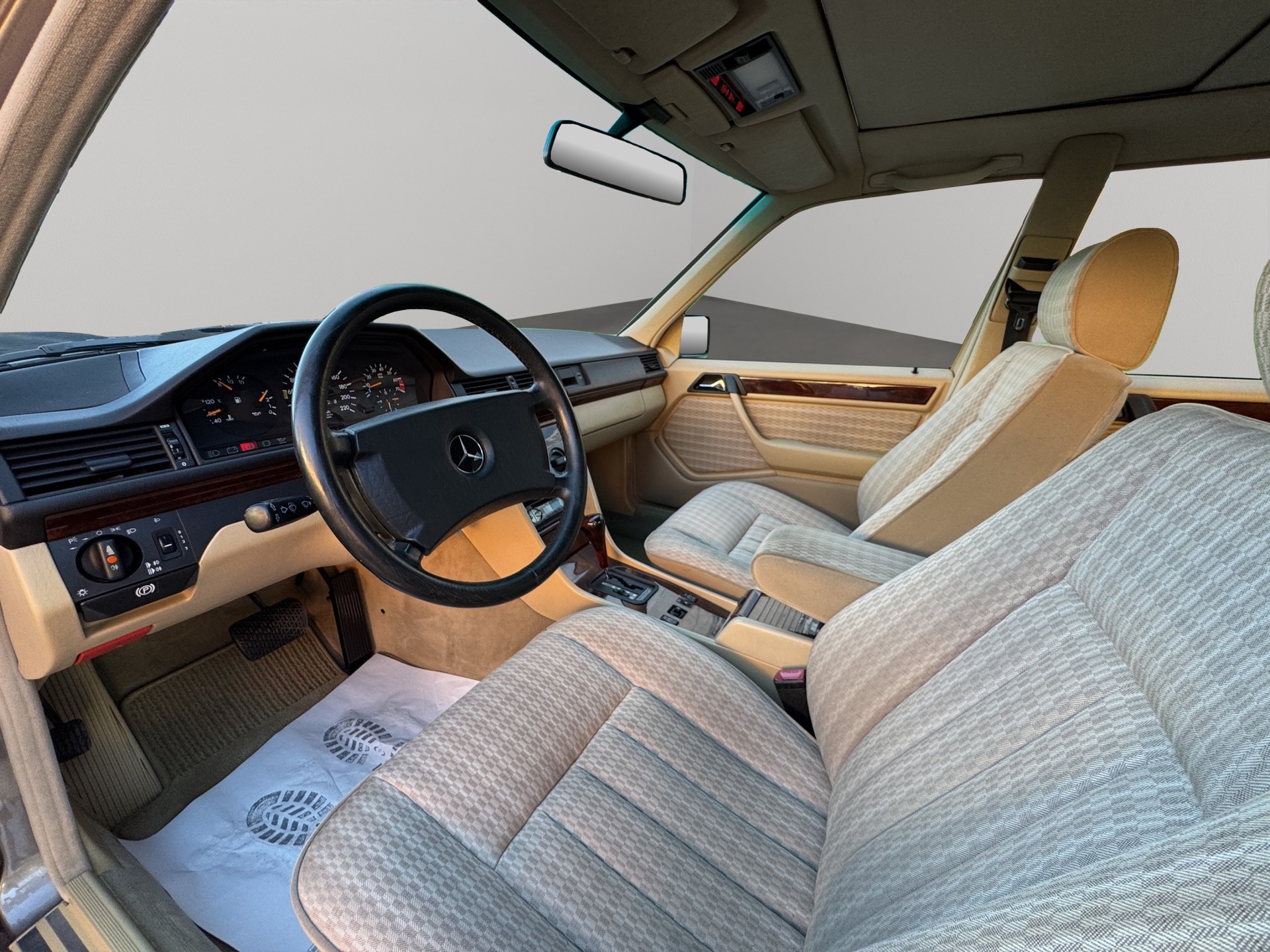 MERCEDES-BENZ 230 E *Sehr guter Zustand*-image-9