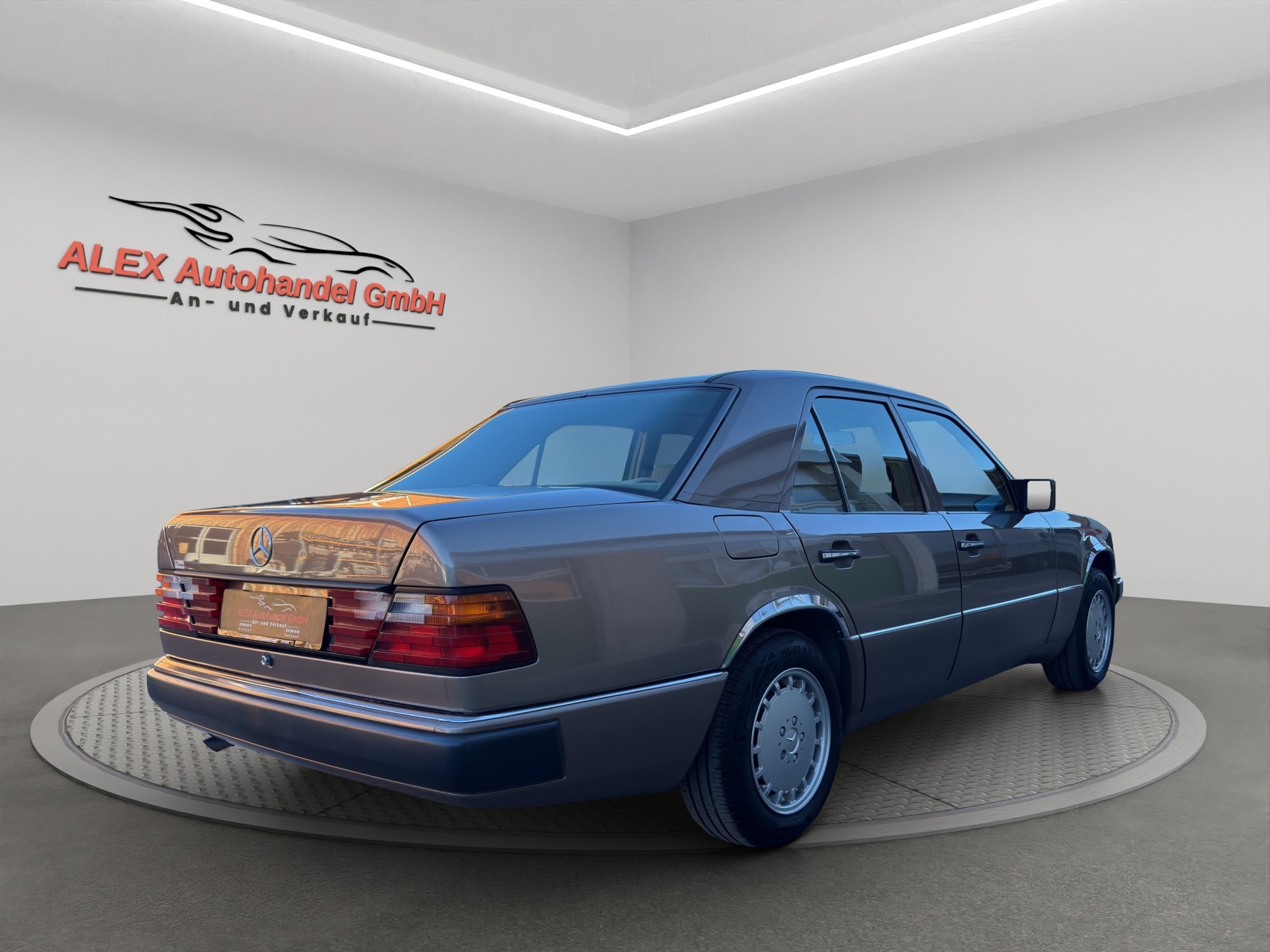 MERCEDES-BENZ 230 E *Sehr guter Zustand*-image-6