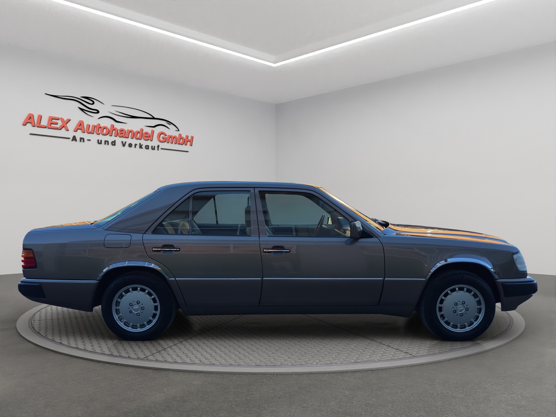 MERCEDES-BENZ 230 E *Sehr guter Zustand*-image-7