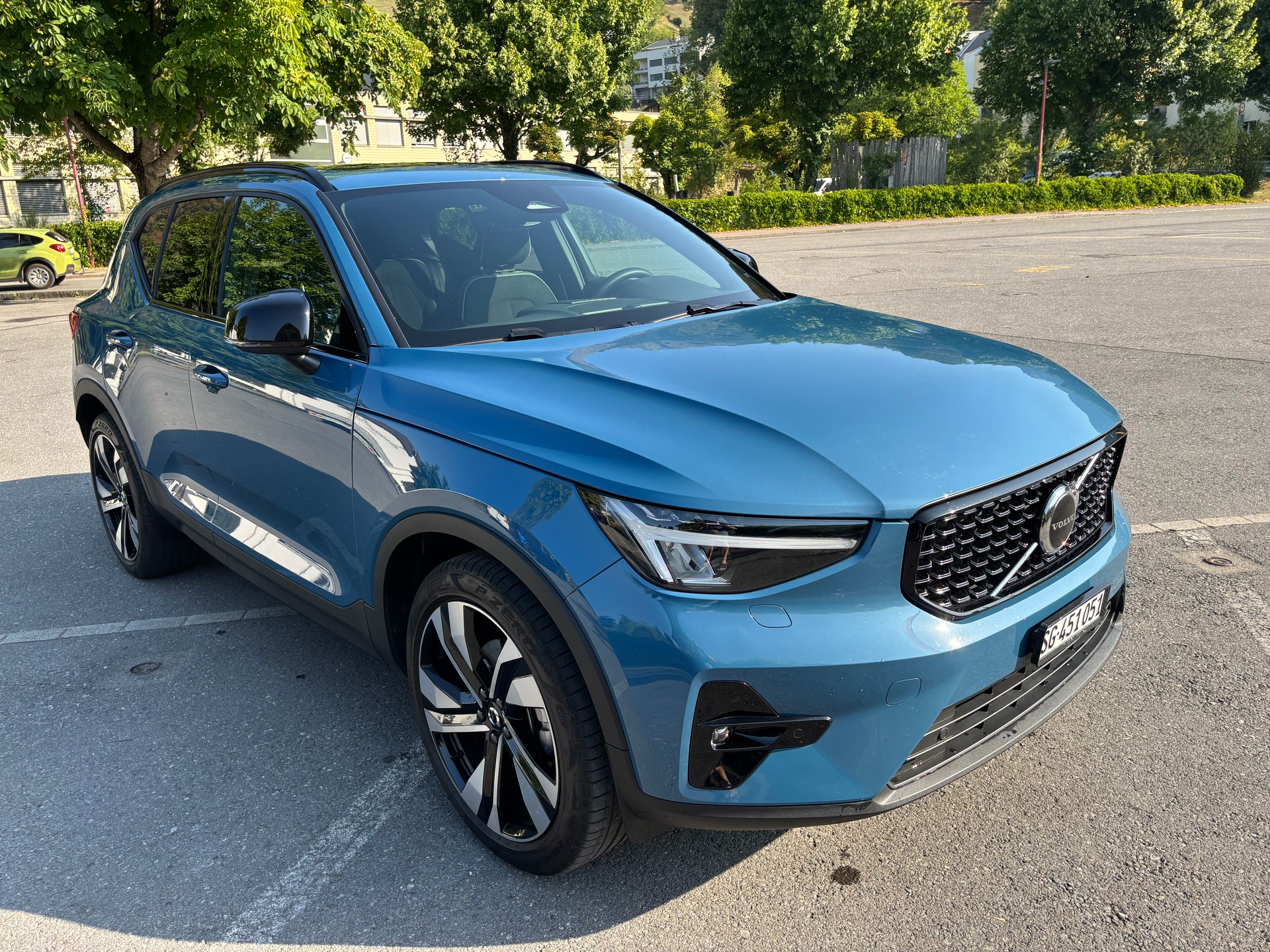 VOLVO 2.0 B4 MH Ultimate Dark AWD-image-1