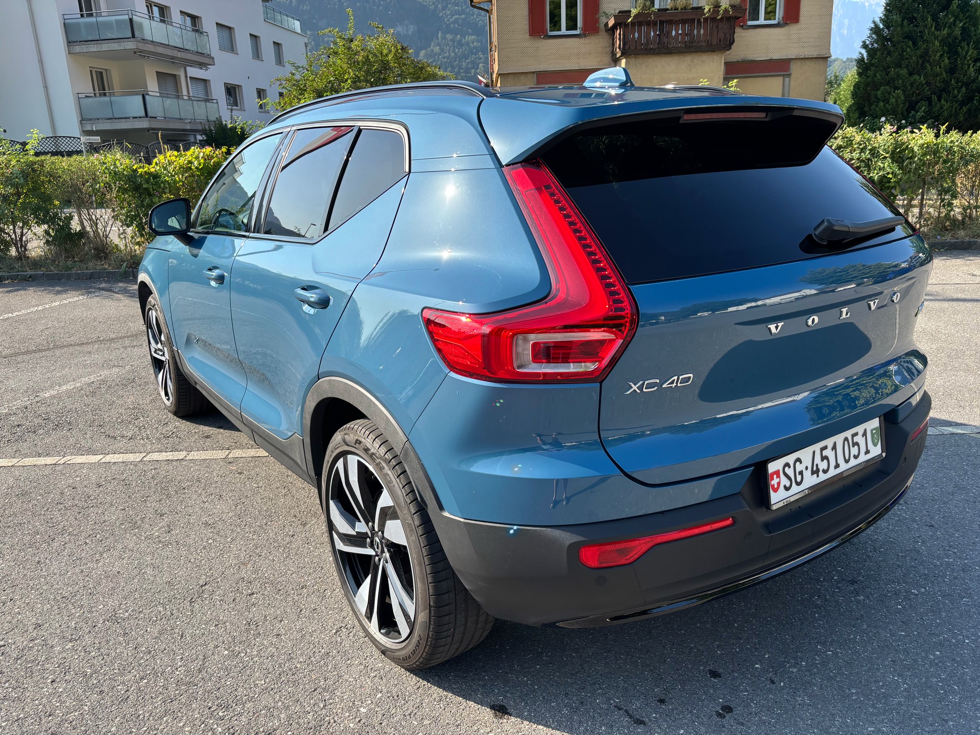 VOLVO 2.0 B4 MH Ultimate Dark AWD-image-2