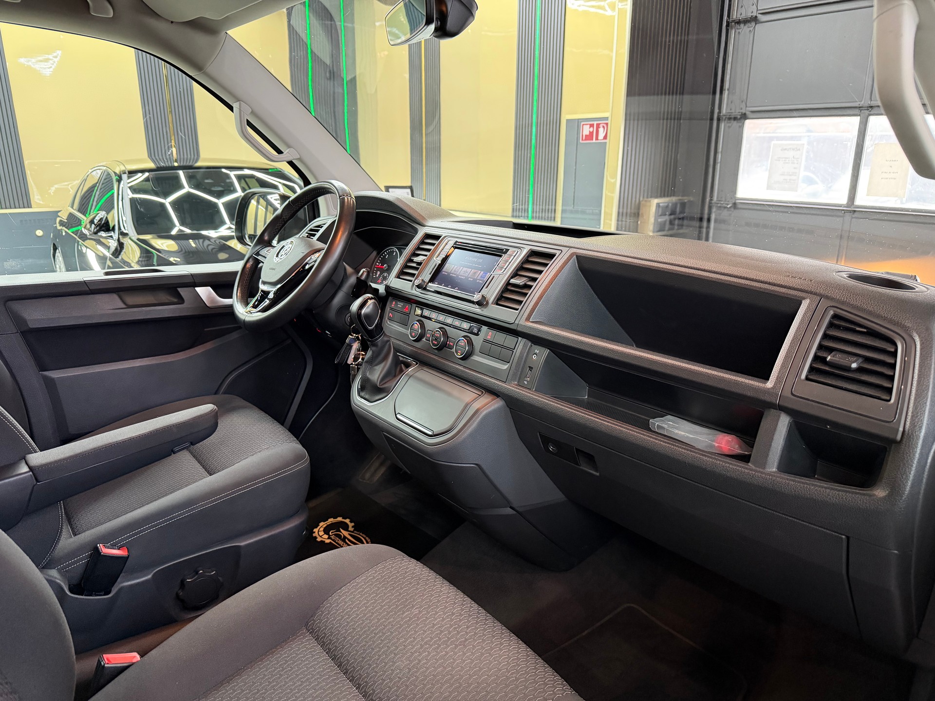 VW T6 Multivan 2.0 TDI Trendline Liberty 4Motion DSG-image-10