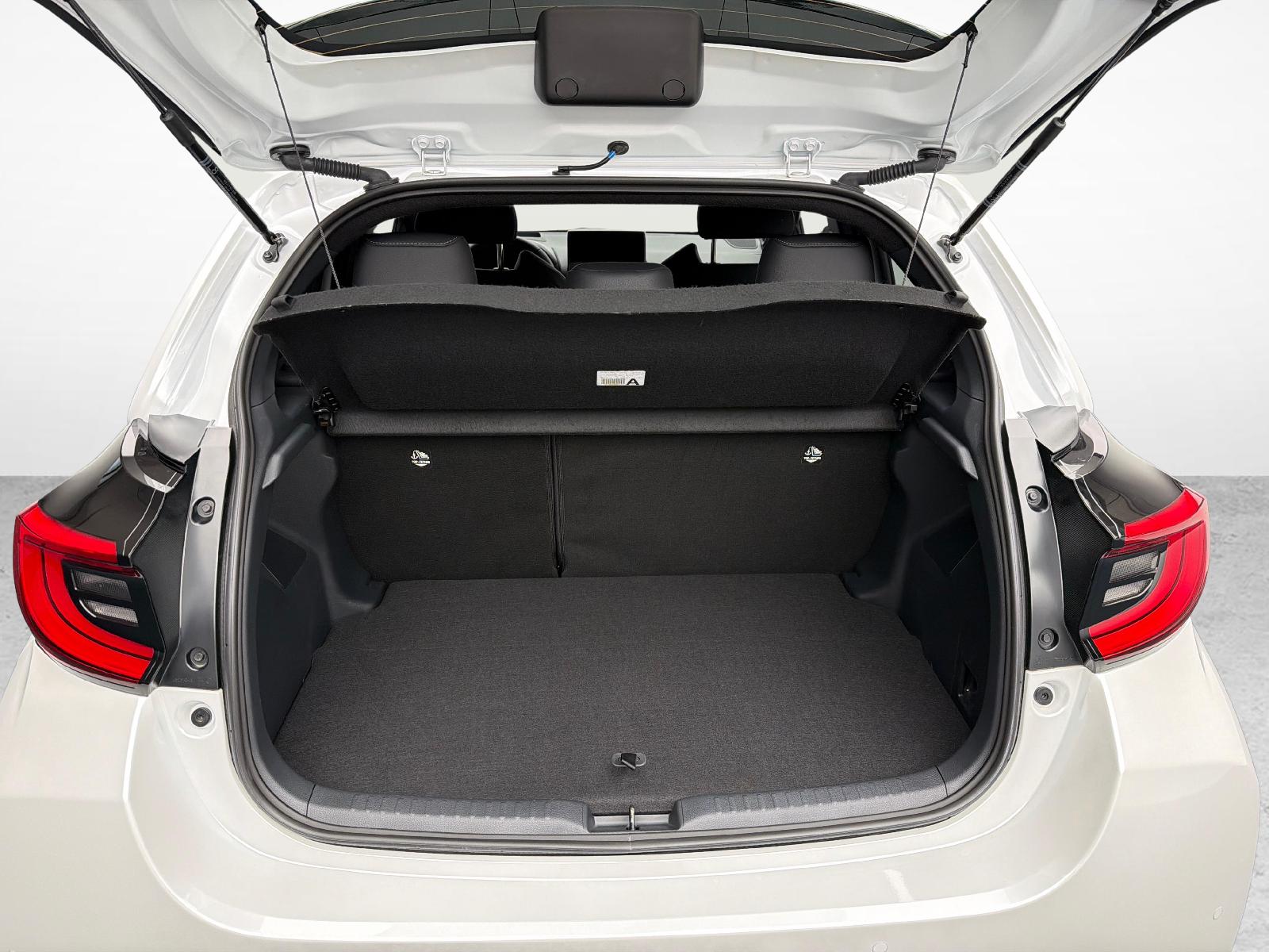 TOYOTA Yaris 1.5 VVT-i HSD Premium-image-11