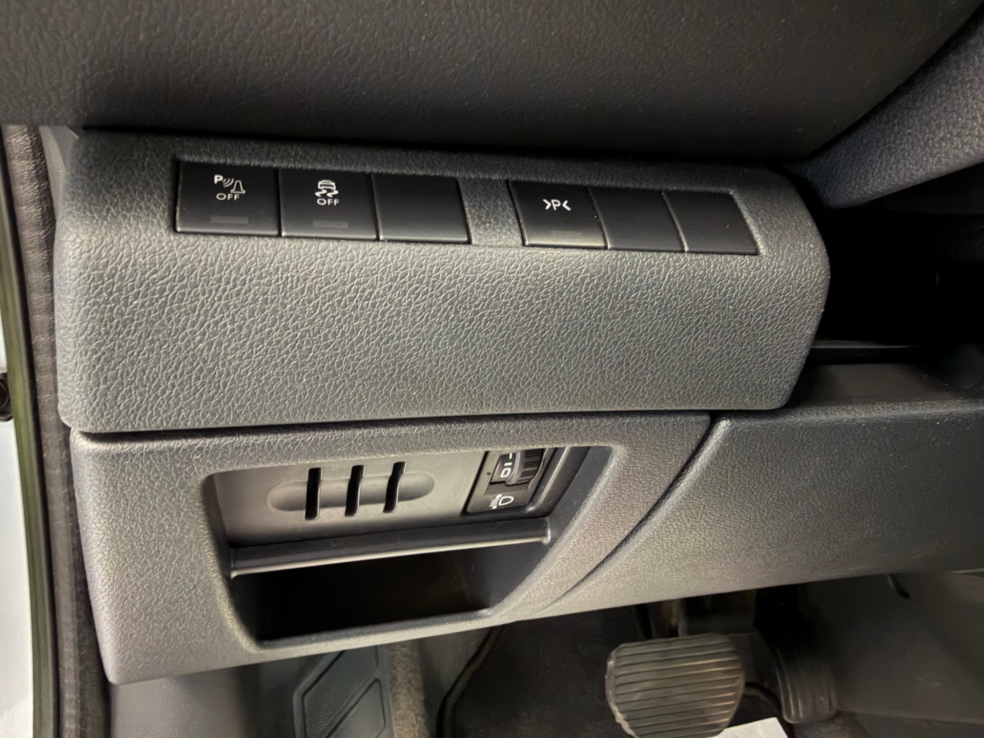 PEUGEOT 5008 2.0 HDI Business Tiptronic-image-23