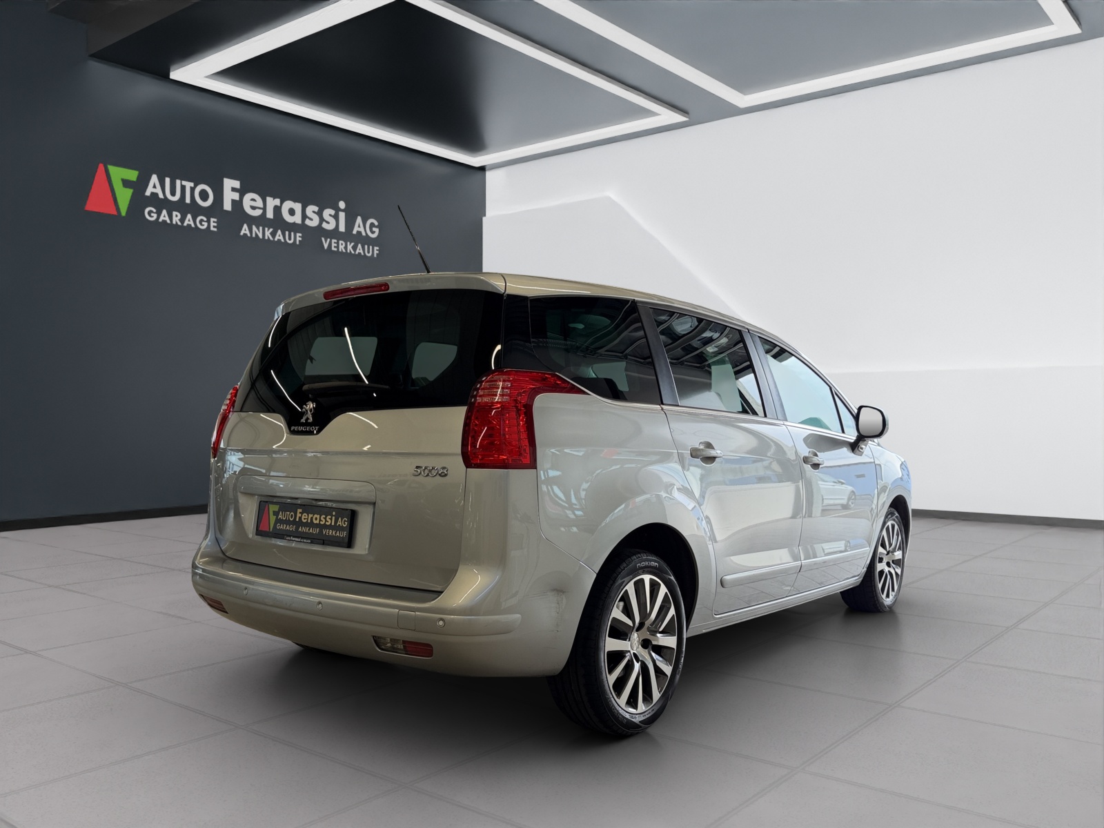 PEUGEOT 5008 2.0 HDI Business Tiptronic-image-5