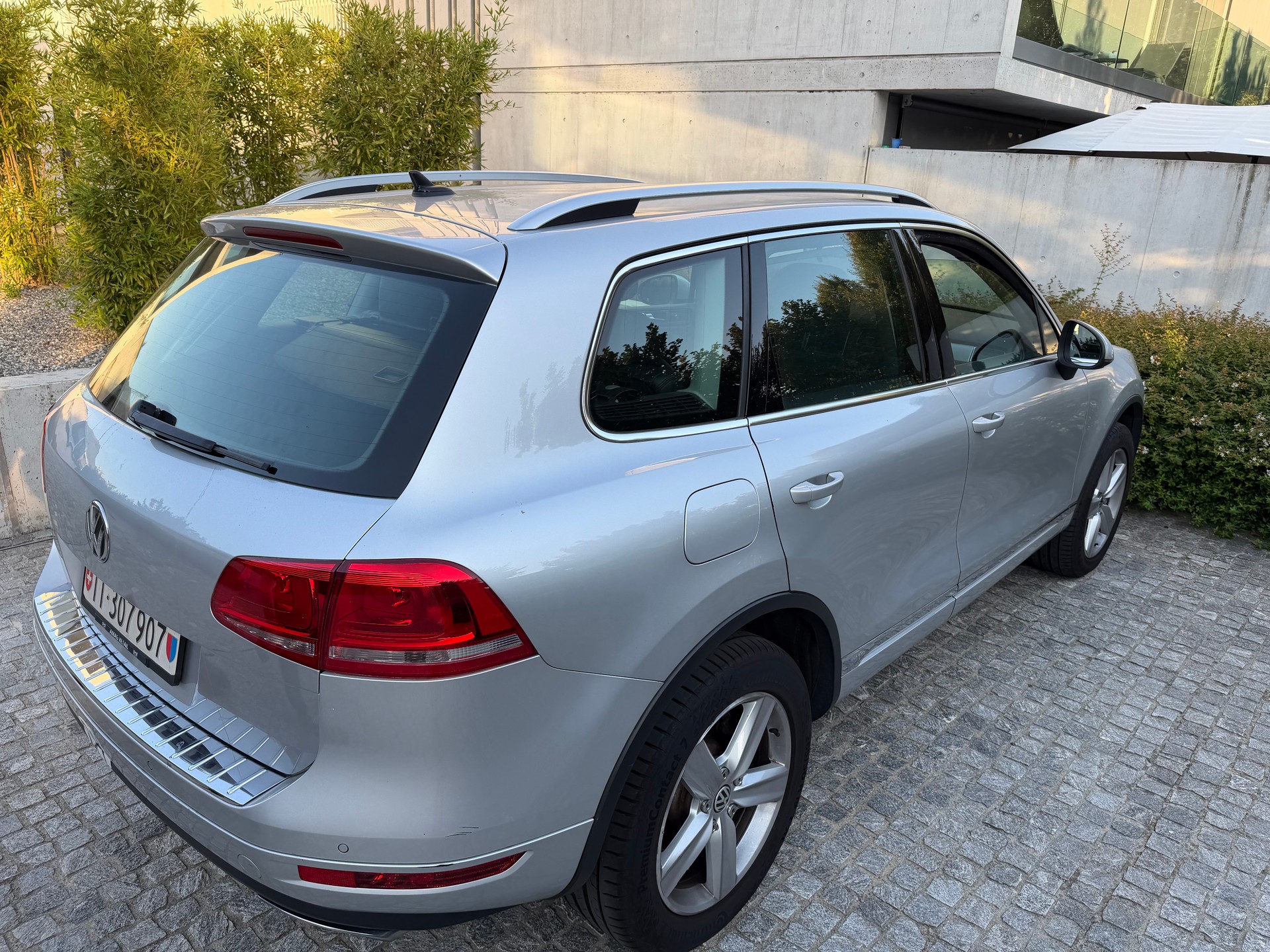 VW Touareg 3.0 TDI BlueMotion Technology Tiptronic-image-2