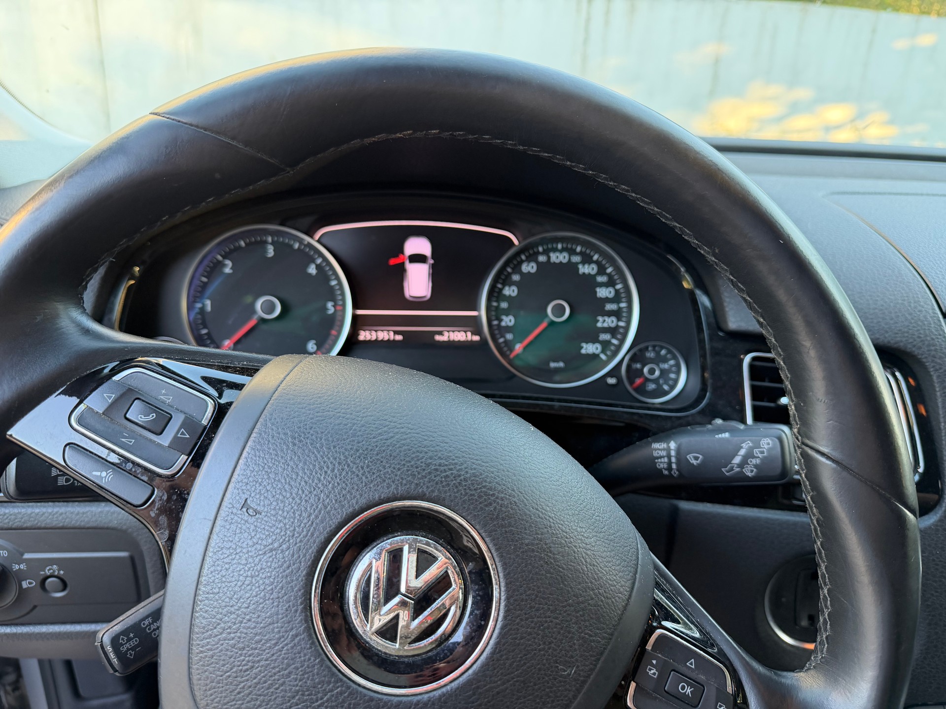 VW Touareg 3.0 TDI BlueMotion Technology Tiptronic-image-7