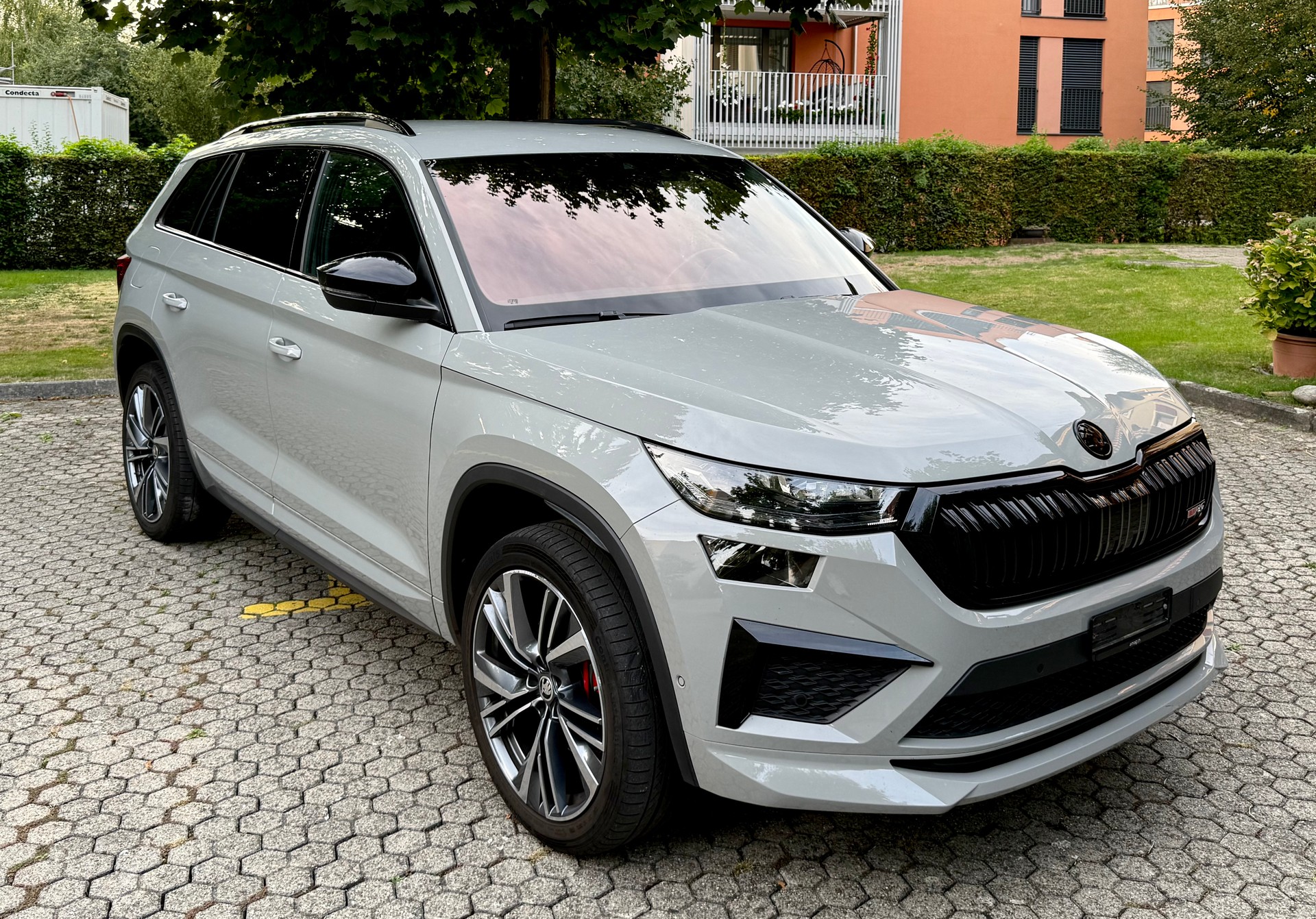 SKODA Kodiaq 2.0 TSI 4x4 RS-image-2