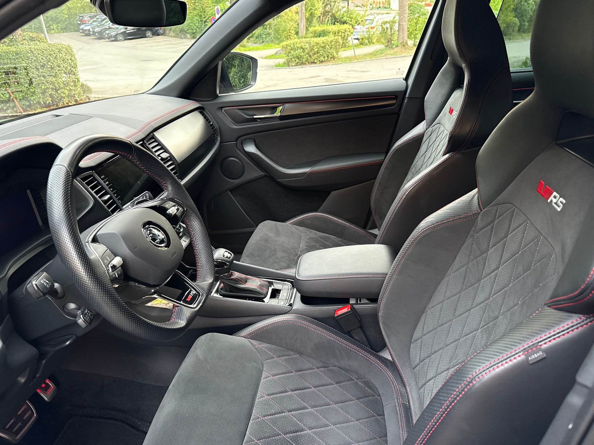 SKODA Kodiaq 2.0 TSI 4x4 RS-image-11
