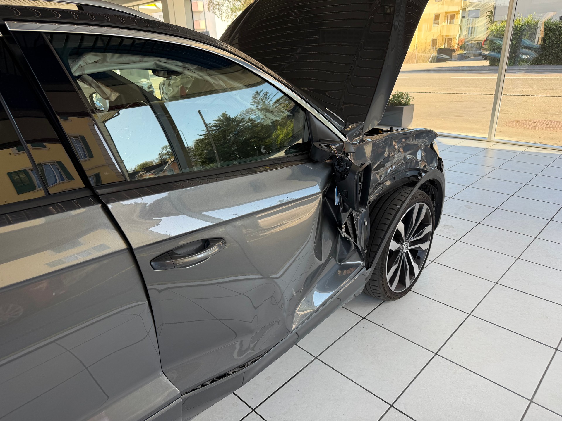 VW T-Roc 2.0 TSI Sport DSG 4Motion R-LINE-image-14