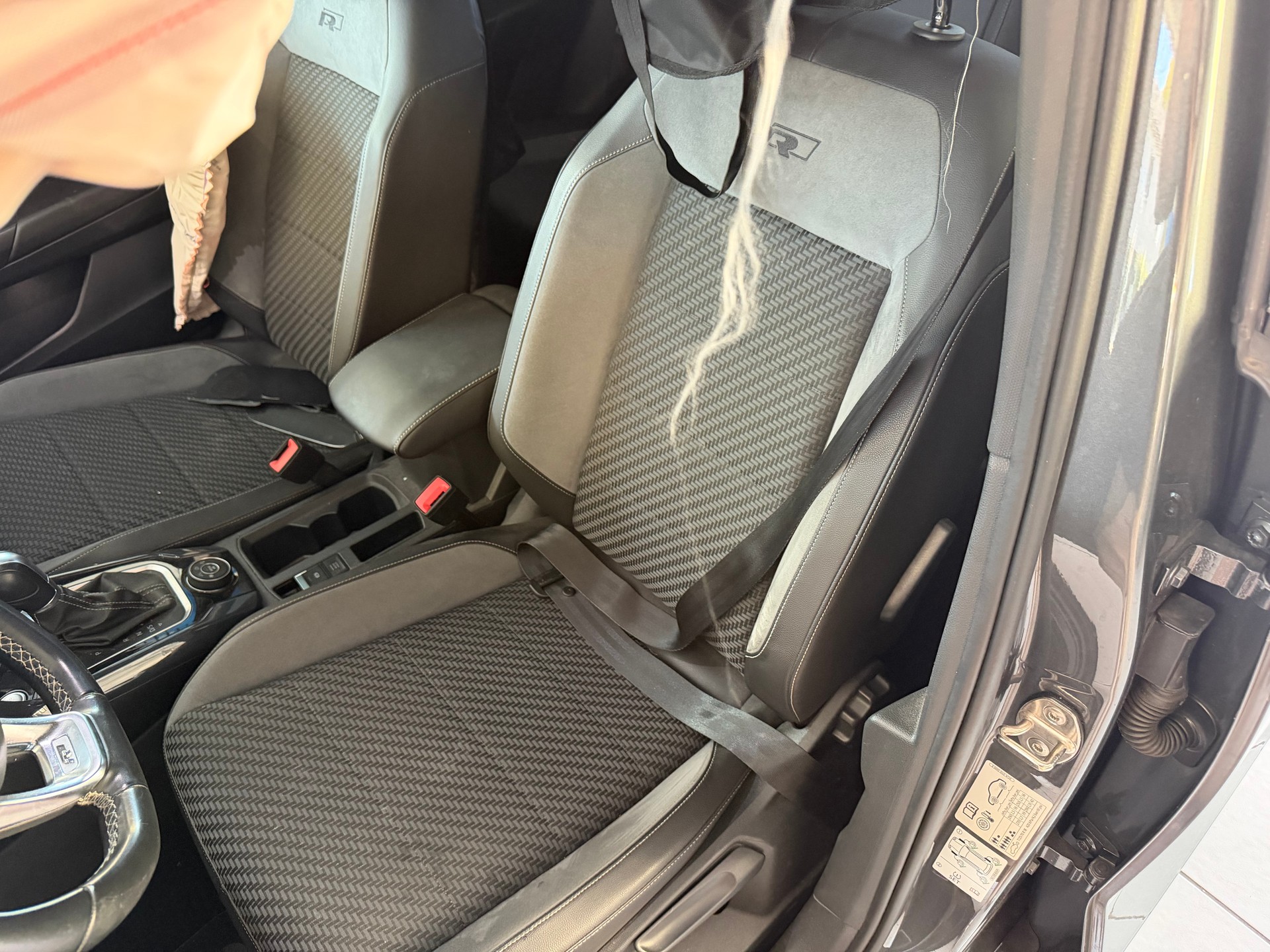 VW T-Roc 2.0 TSI Sport DSG 4Motion R-LINE-image-13
