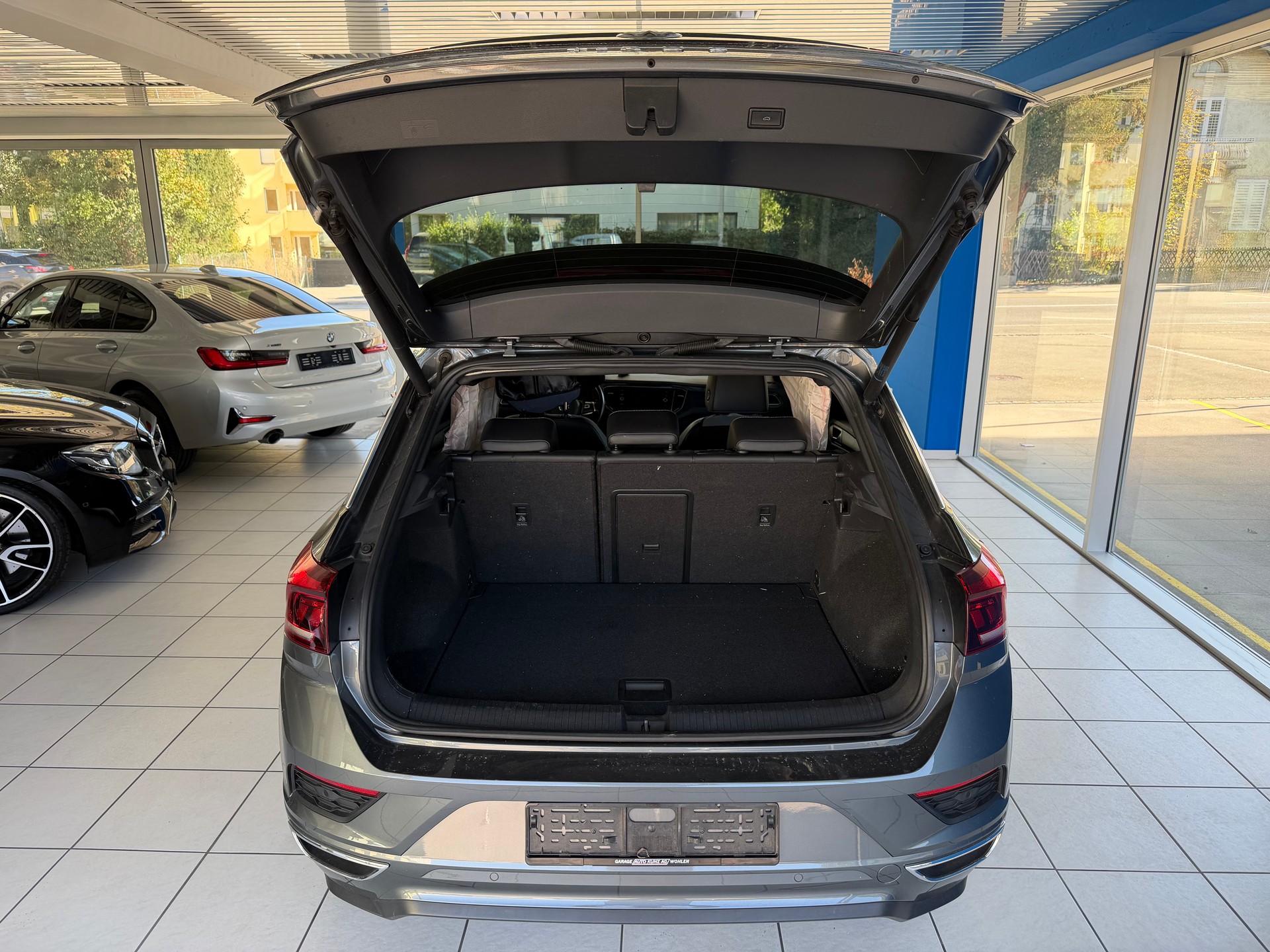 VW T-Roc 2.0 TSI Sport DSG 4Motion R-LINE-image-9