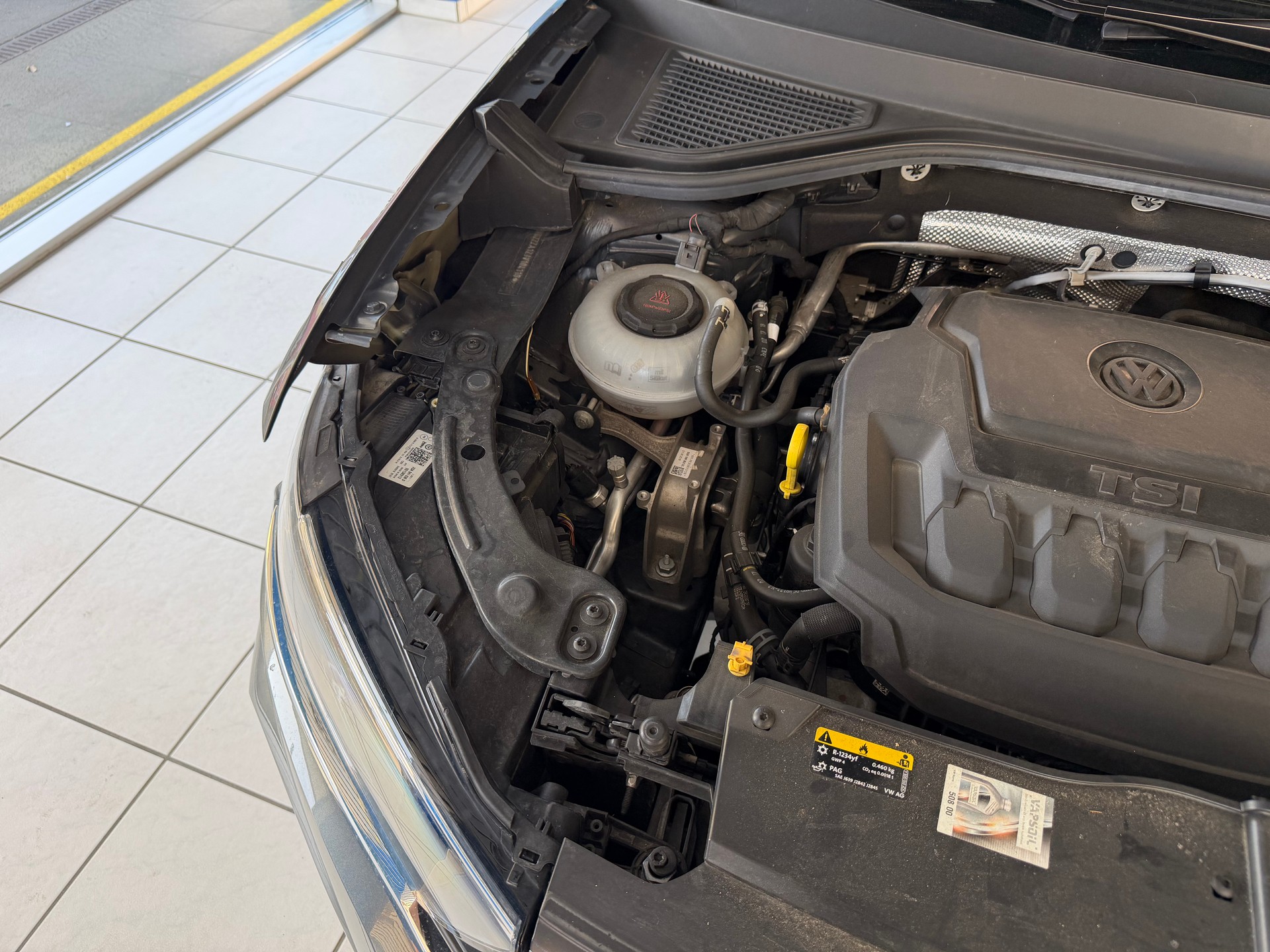 VW T-Roc 2.0 TSI Sport DSG 4Motion R-LINE-image-18