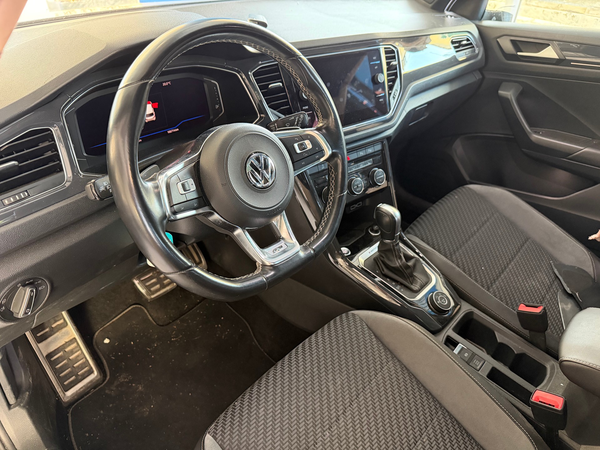 VW T-Roc 2.0 TSI Sport DSG 4Motion R-LINE-image-11
