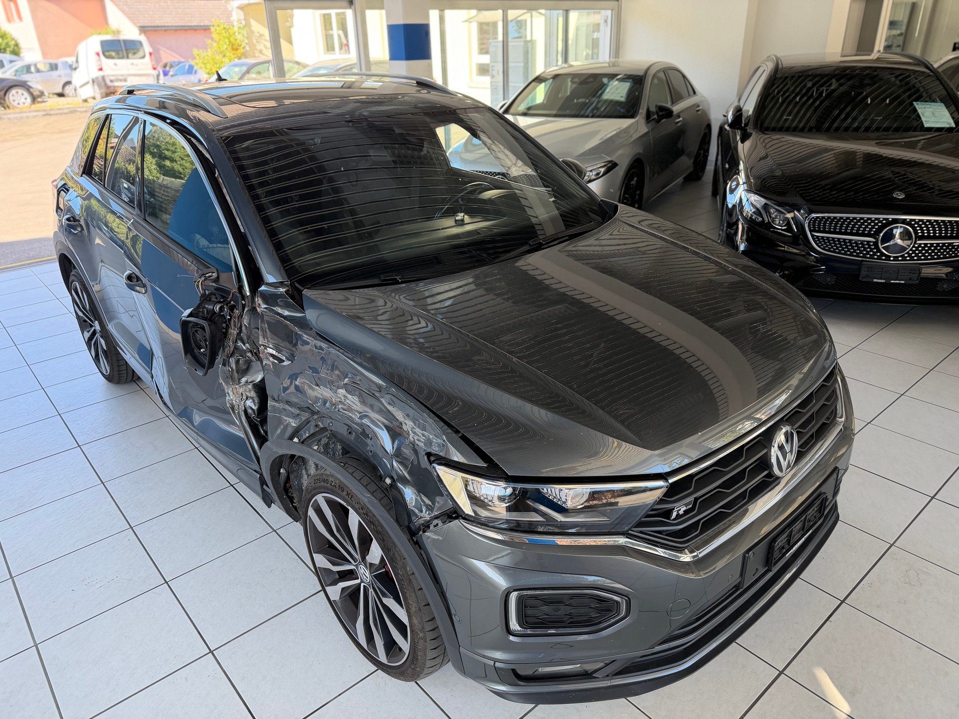 VW T-Roc 2.0 TSI Sport DSG 4Motion R-LINE-image-2