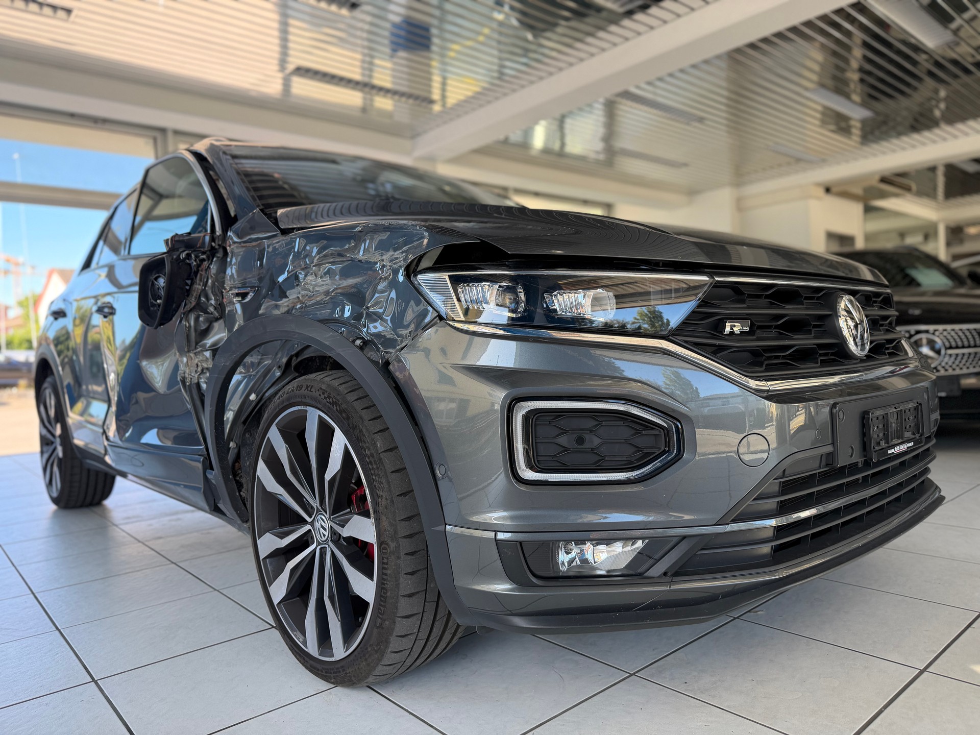 VW T-Roc 2.0 TSI Sport DSG 4Motion R-LINE-image-3
