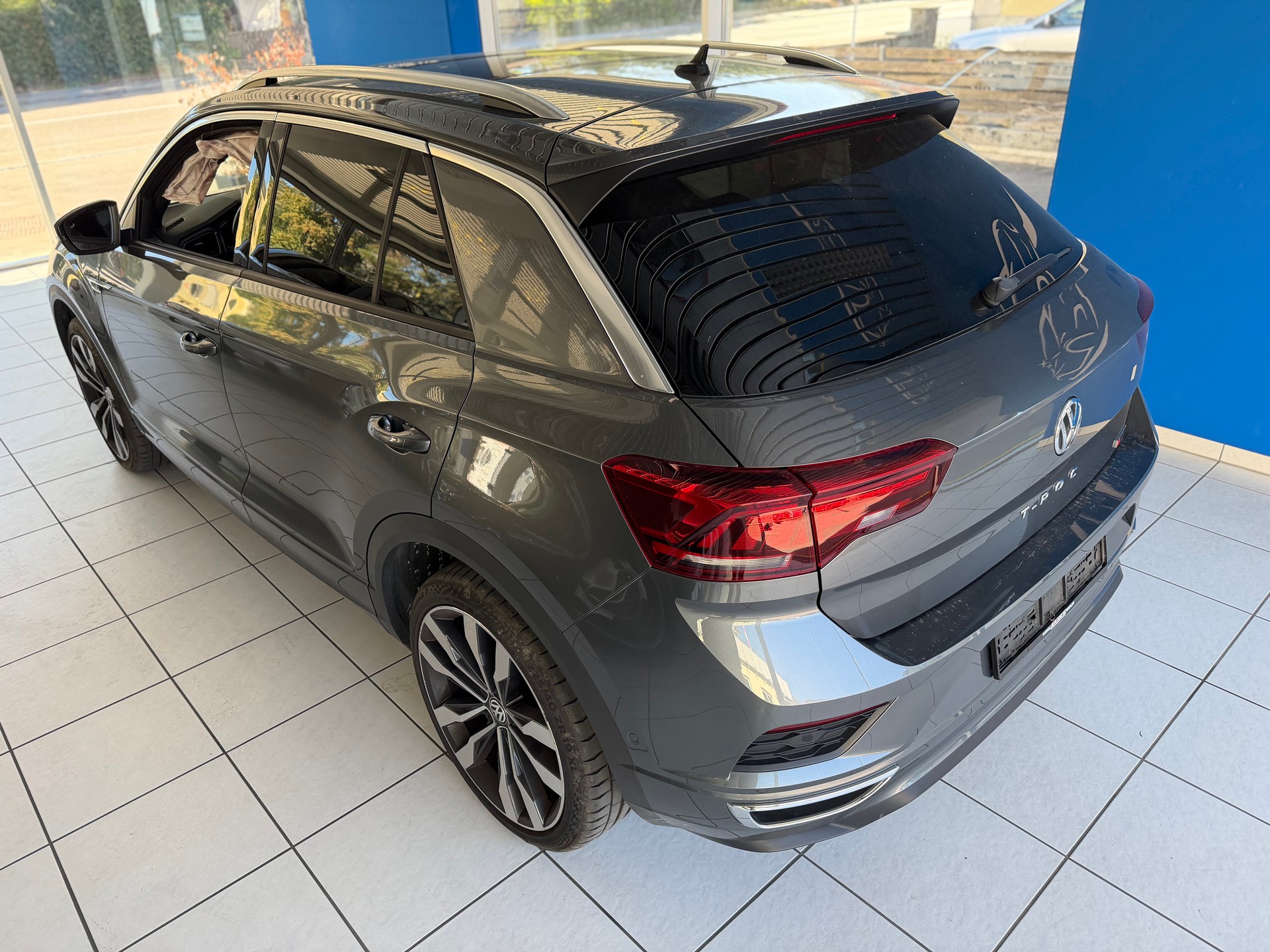 VW T-Roc 2.0 TSI Sport DSG 4Motion R-LINE-image-6