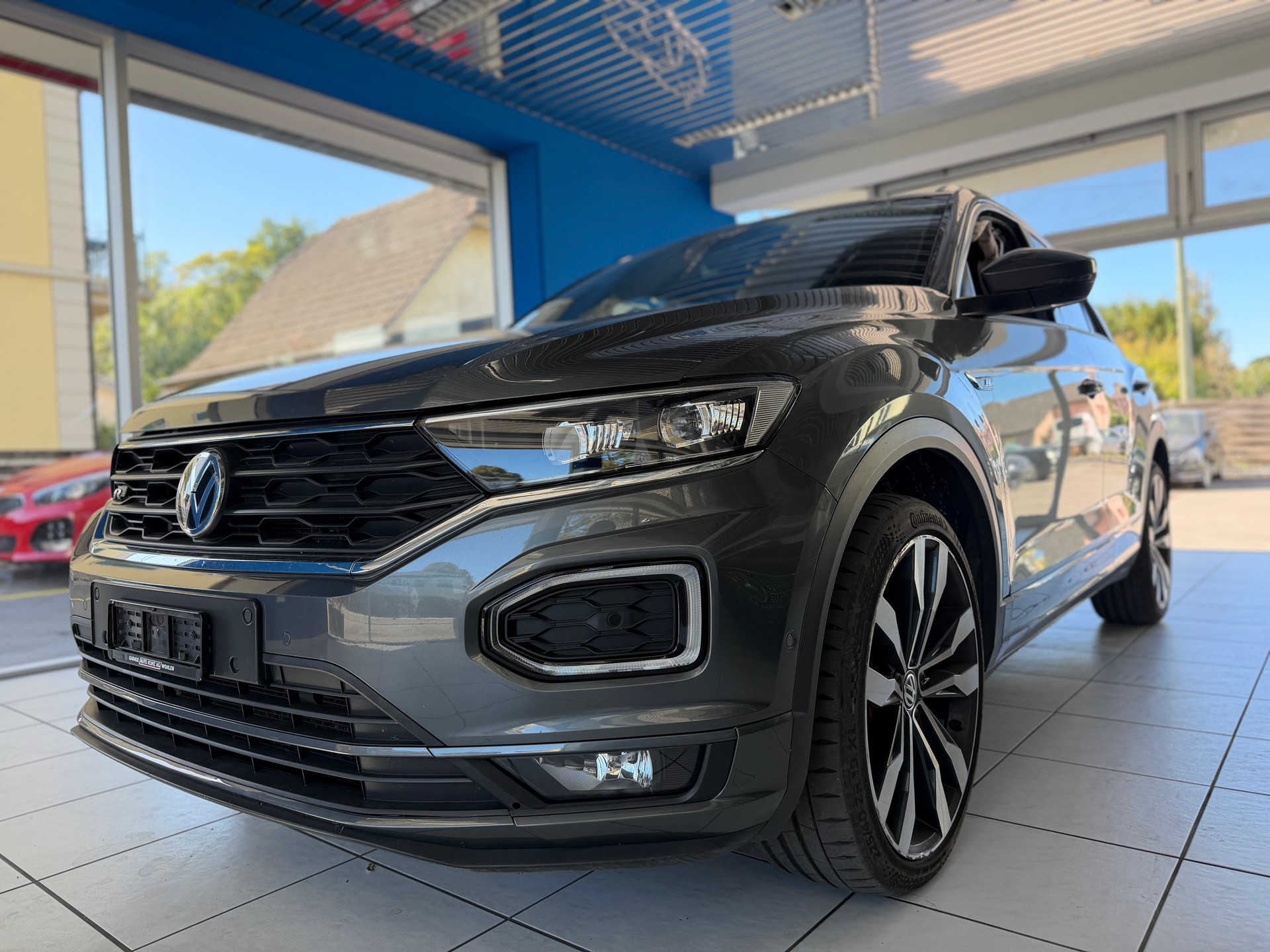 VW T-Roc 2.0 TSI Sport DSG 4Motion R-LINE-image-1