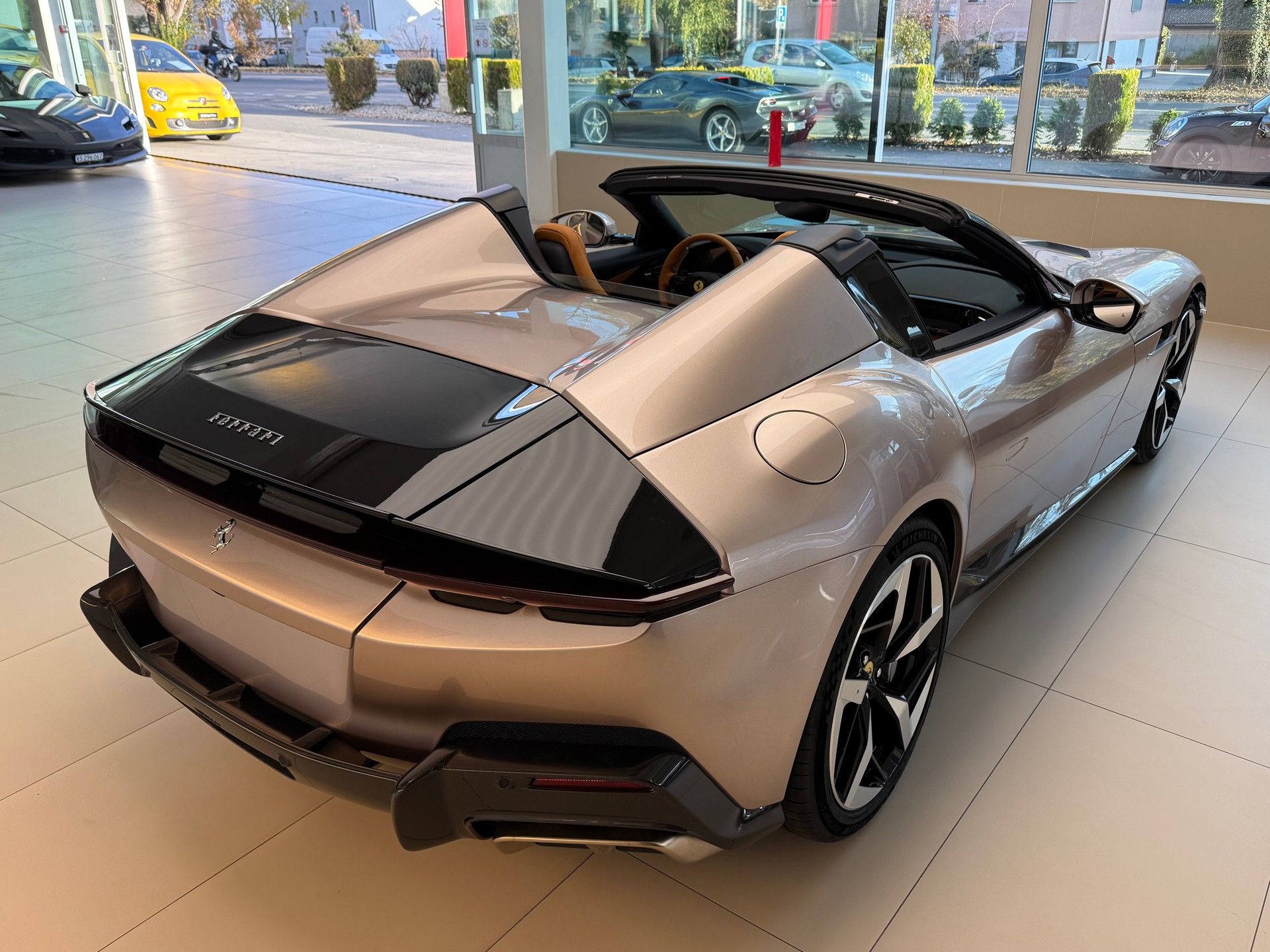 FERRARI 12 Cilindri Spider-image-4