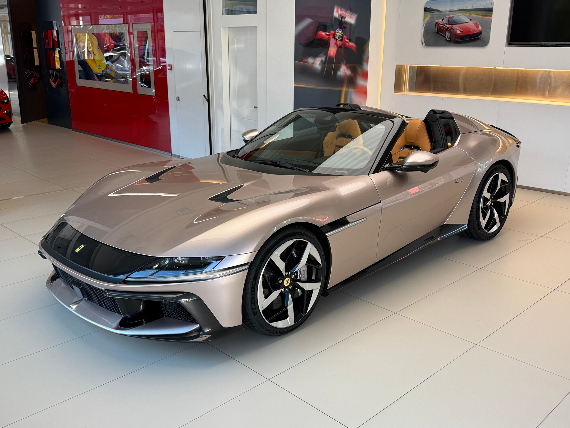 FERRARI 12 Cilindri Spider-image-0