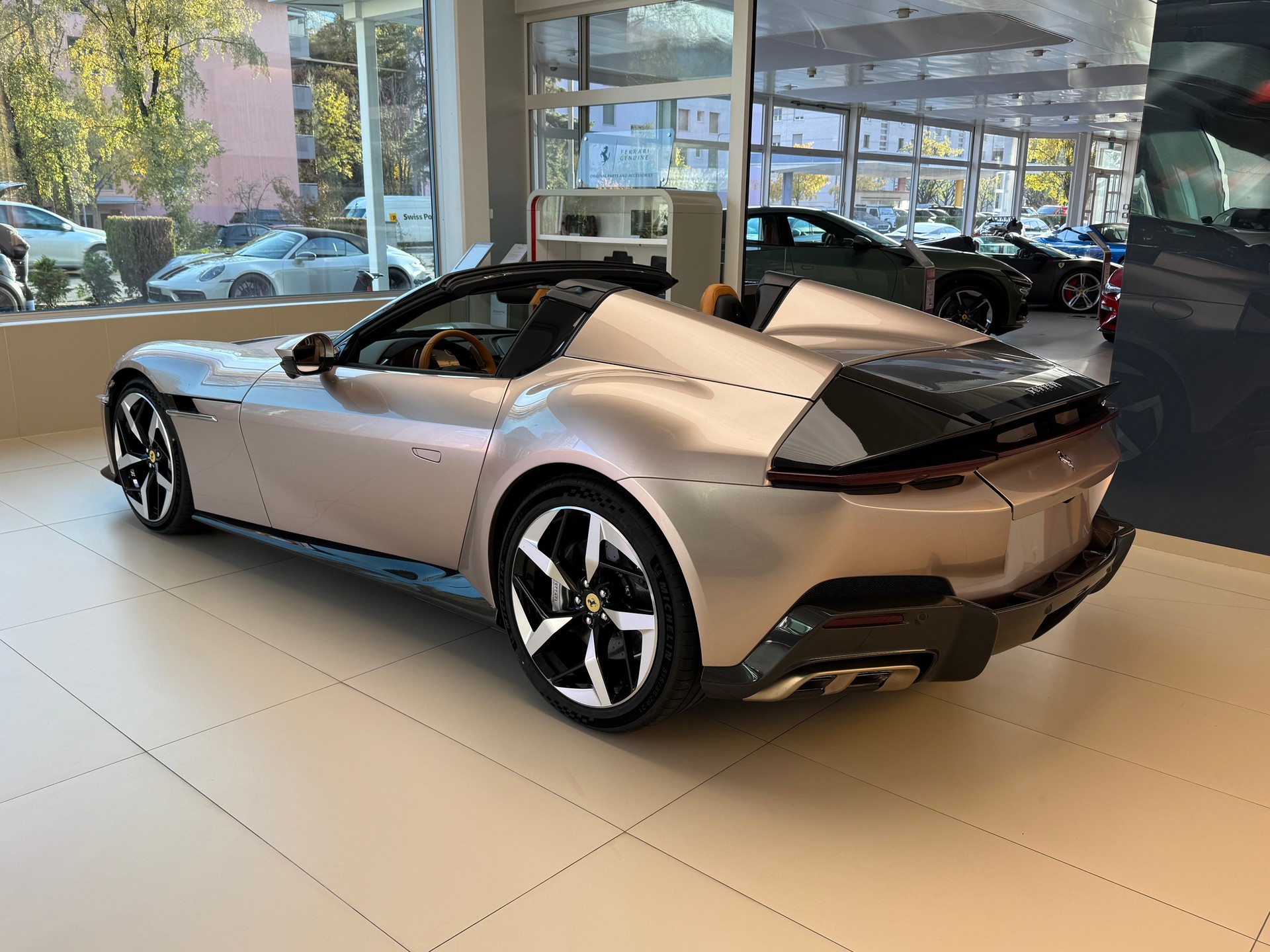 FERRARI 12 Cilindri Spider-image-6