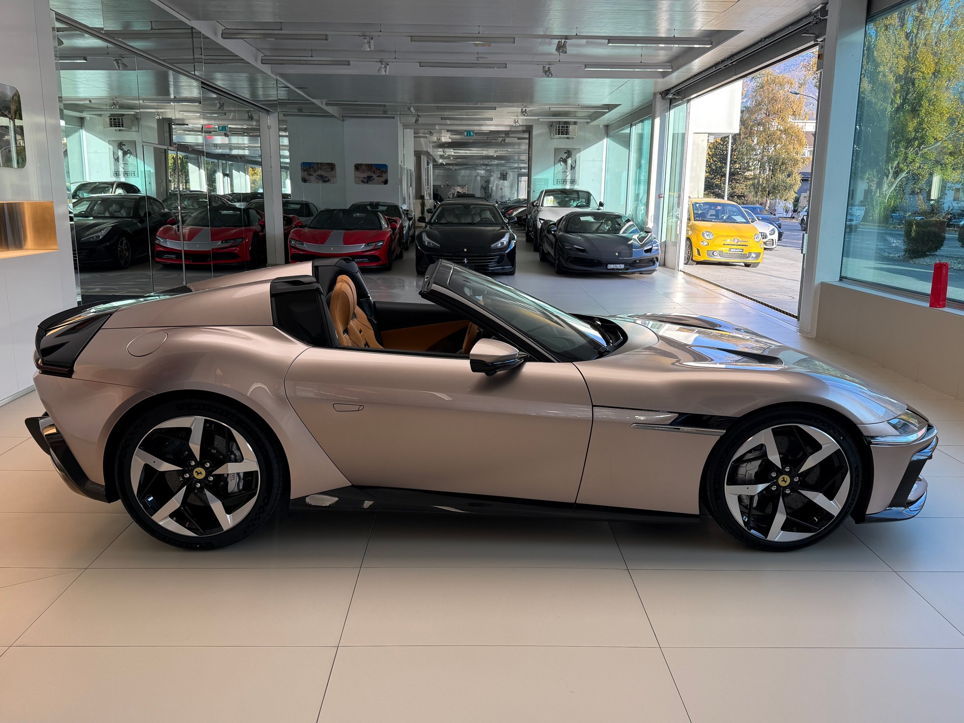 FERRARI 12 Cilindri Spider-image-3