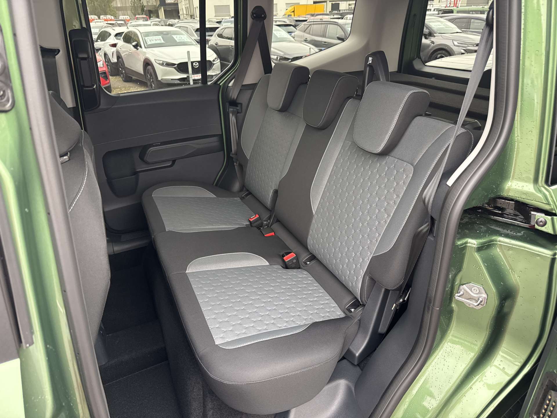 FORD Tourneo Courier 1.0 EcoBoost Titanium Automat-image-6
