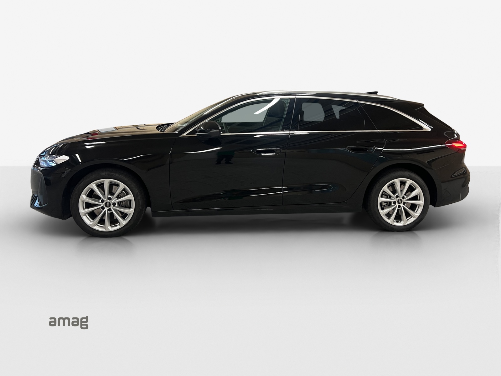 AUDI A5 Avant TDI quattro 150 kW Attraction S tronic-image-1